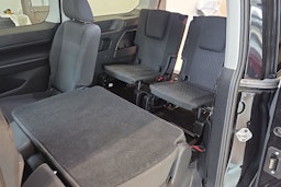 musta Volkswagen Caddy Maxi 2021 kuva 14.