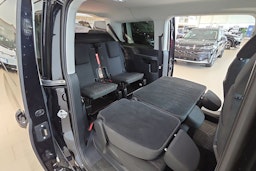 musta Volkswagen Caddy Maxi 2021 kuva 20.