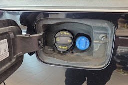 musta Volkswagen Caddy Maxi 2021 kuva 23.