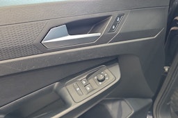 musta Volkswagen Caddy Maxi 2021 kuva 24.