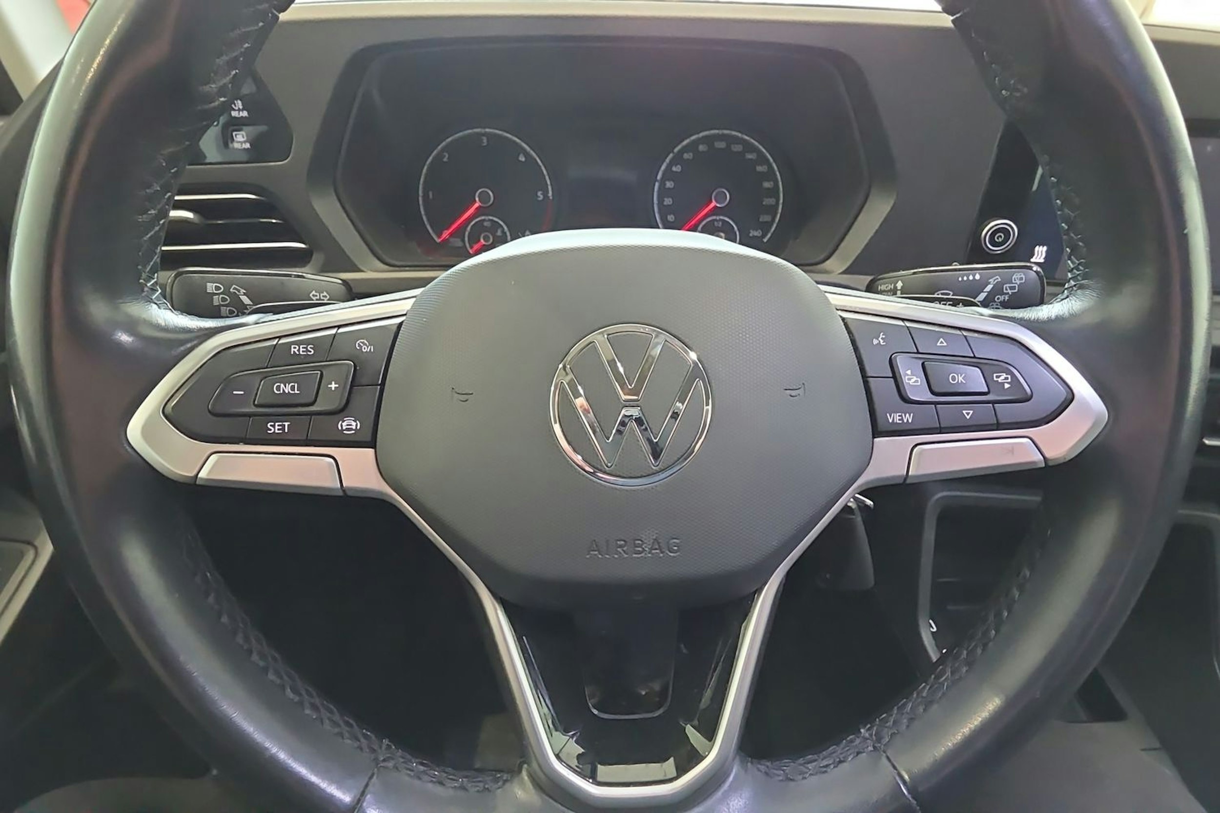 musta Volkswagen Caddy Maxi 2021 kuva 26.