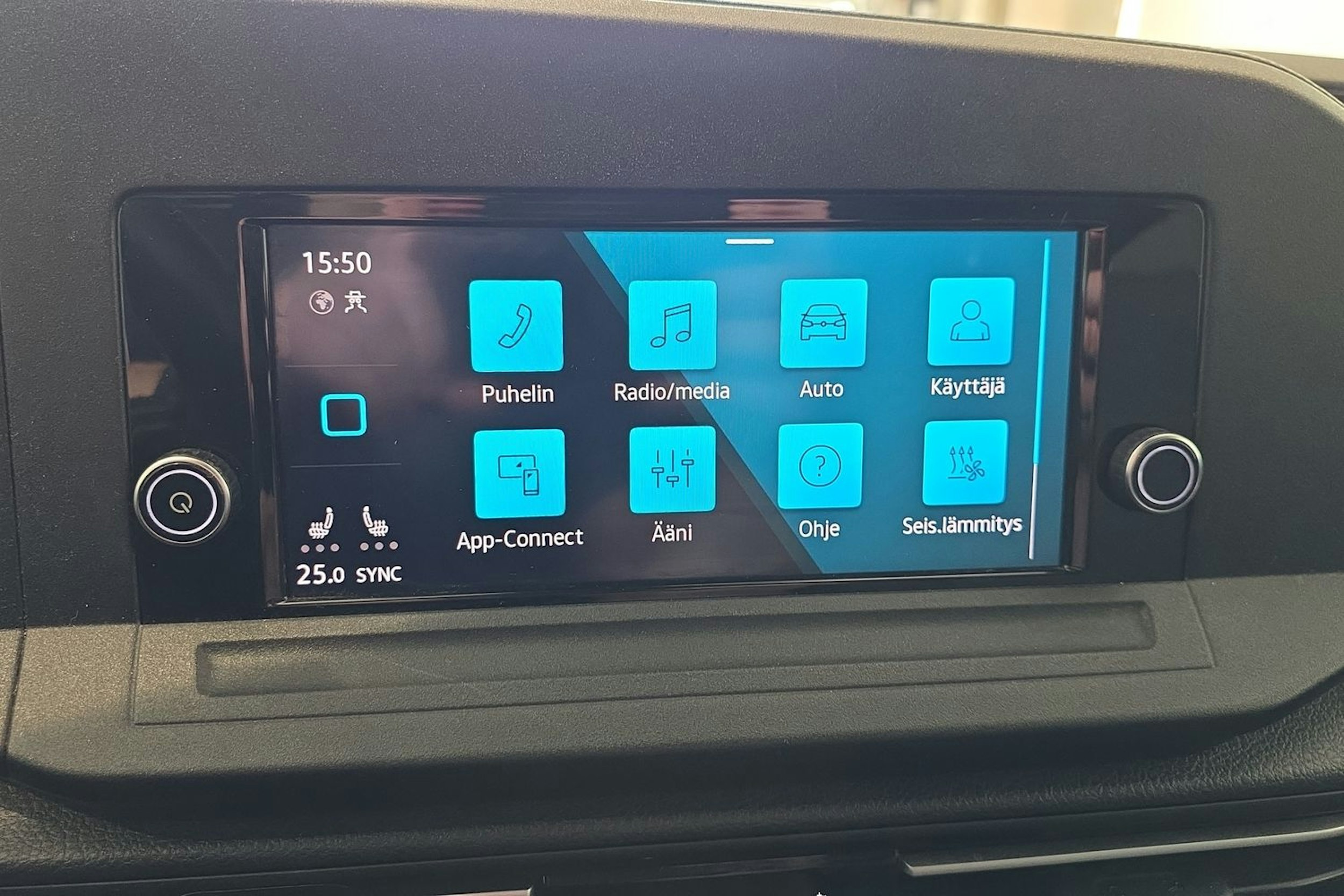 musta Volkswagen Caddy Maxi 2021 kuva 29.