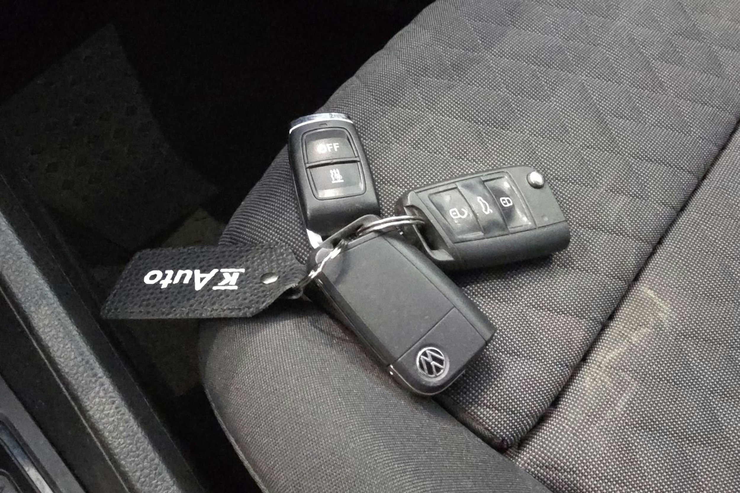 musta Volkswagen Caddy Maxi 2021 kuva 34.