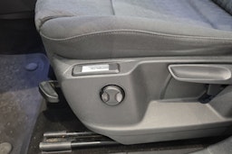 musta Volkswagen Caddy Maxi 2021 kuva 35.