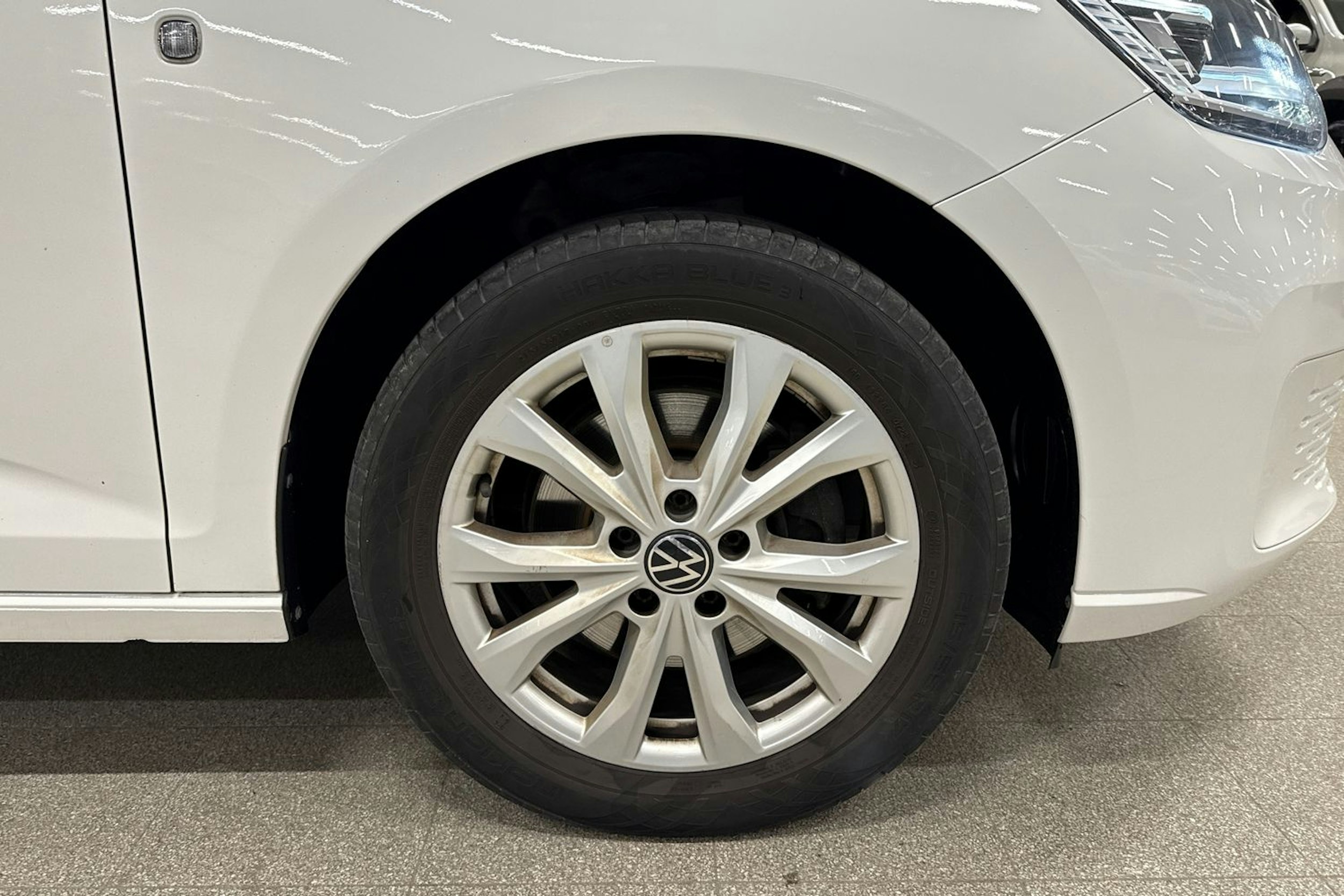 valkoinen Volkswagen Caddy Maxi 2021 kuva 11.