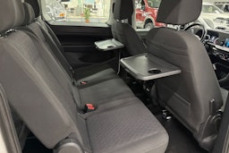 valkoinen Volkswagen Caddy Maxi 2021 kuva 13.
