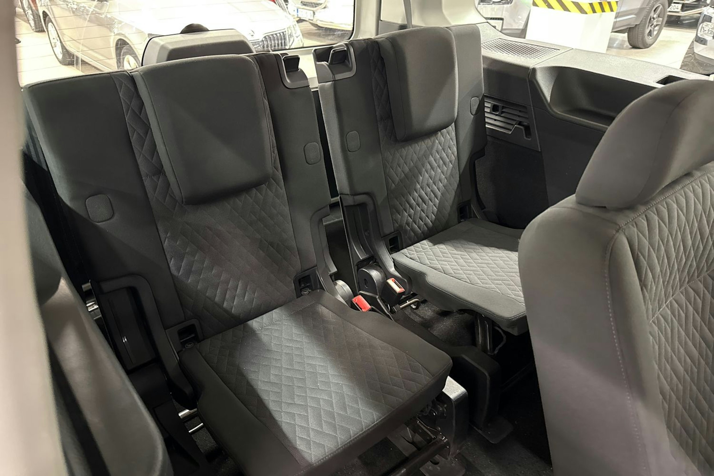 valkoinen Volkswagen Caddy Maxi 2021 kuva 15.