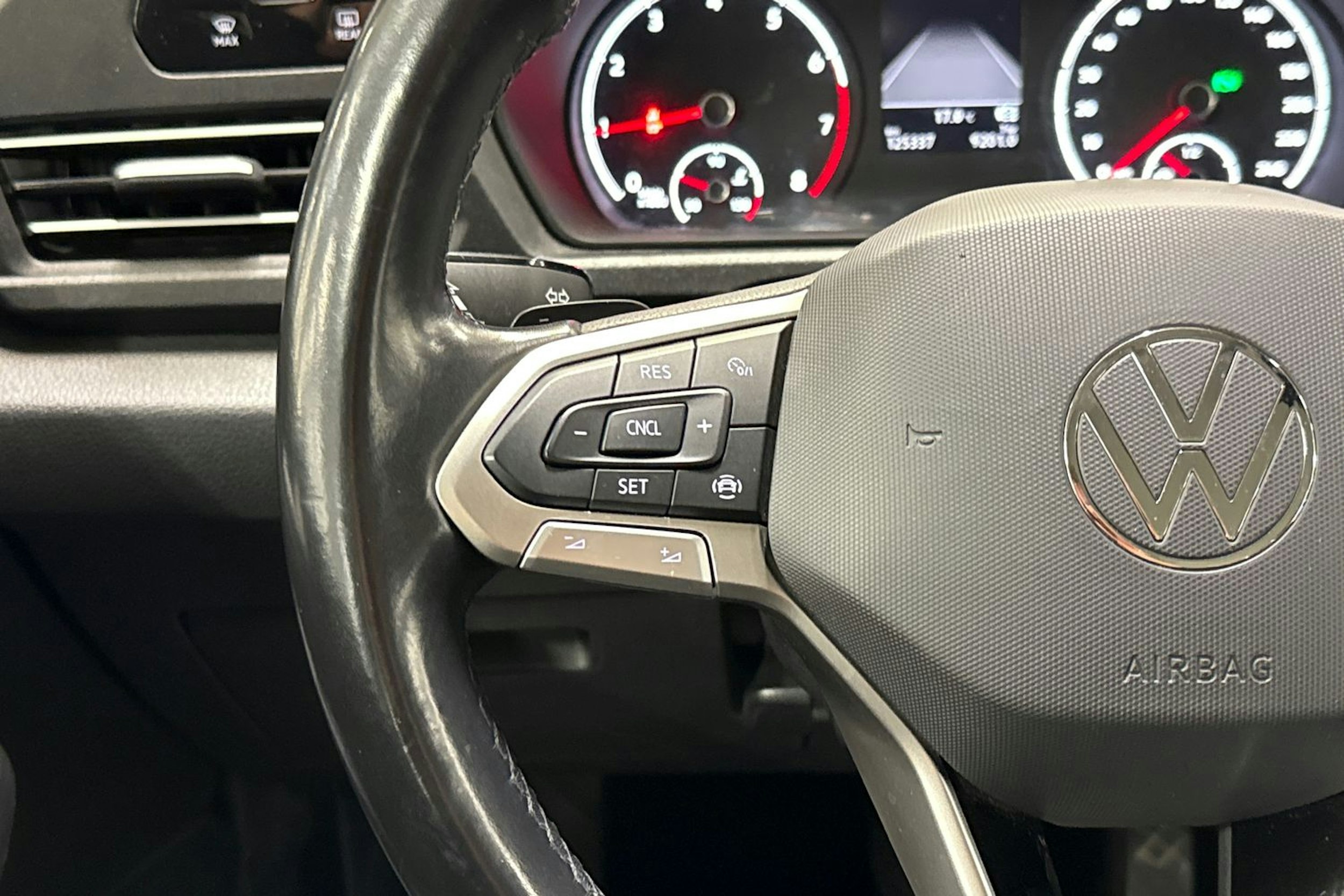 valkoinen Volkswagen Caddy Maxi 2021 kuva 21.