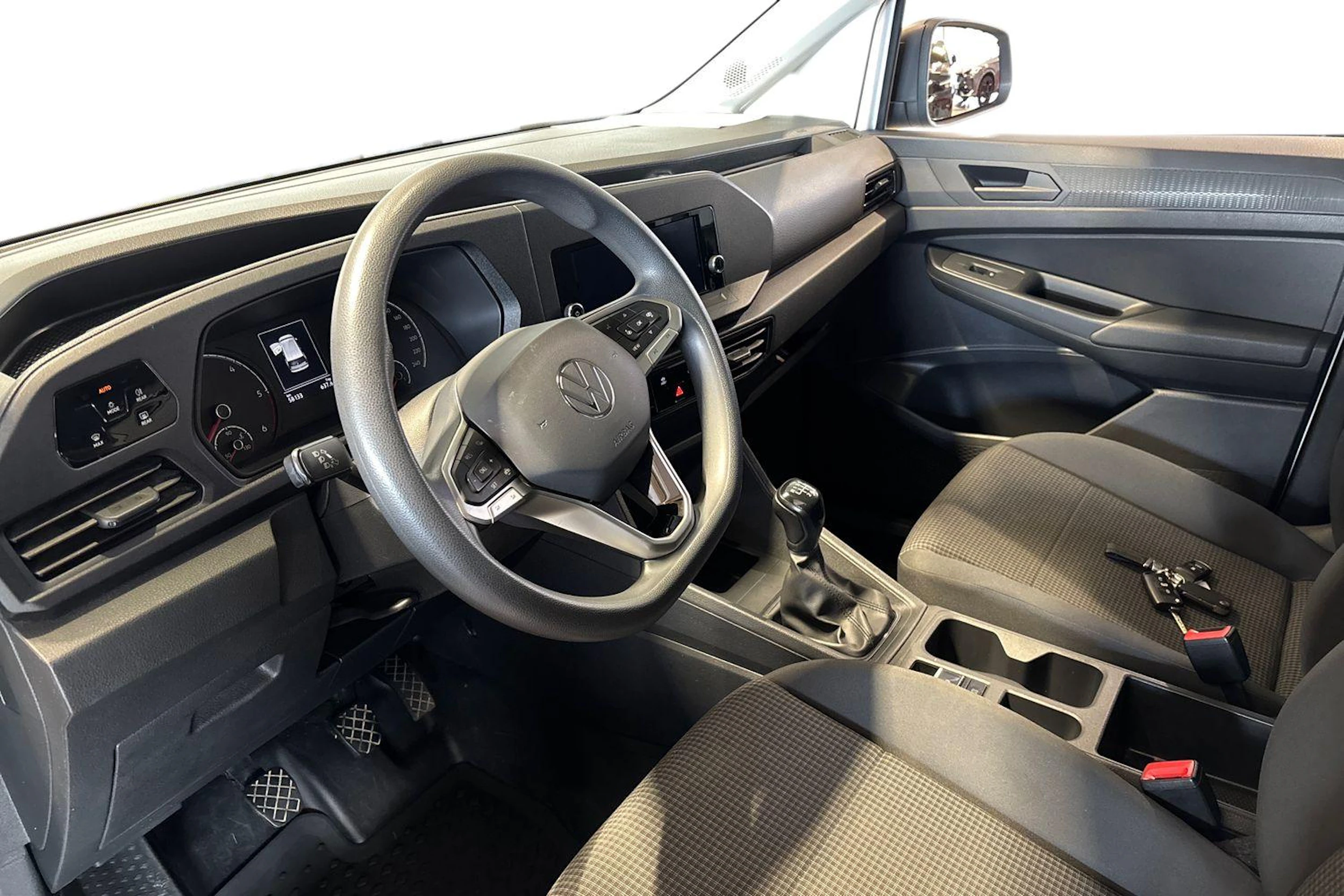 Valkoinen Volkswagen Caddy Maxi 2021 kuva 8.