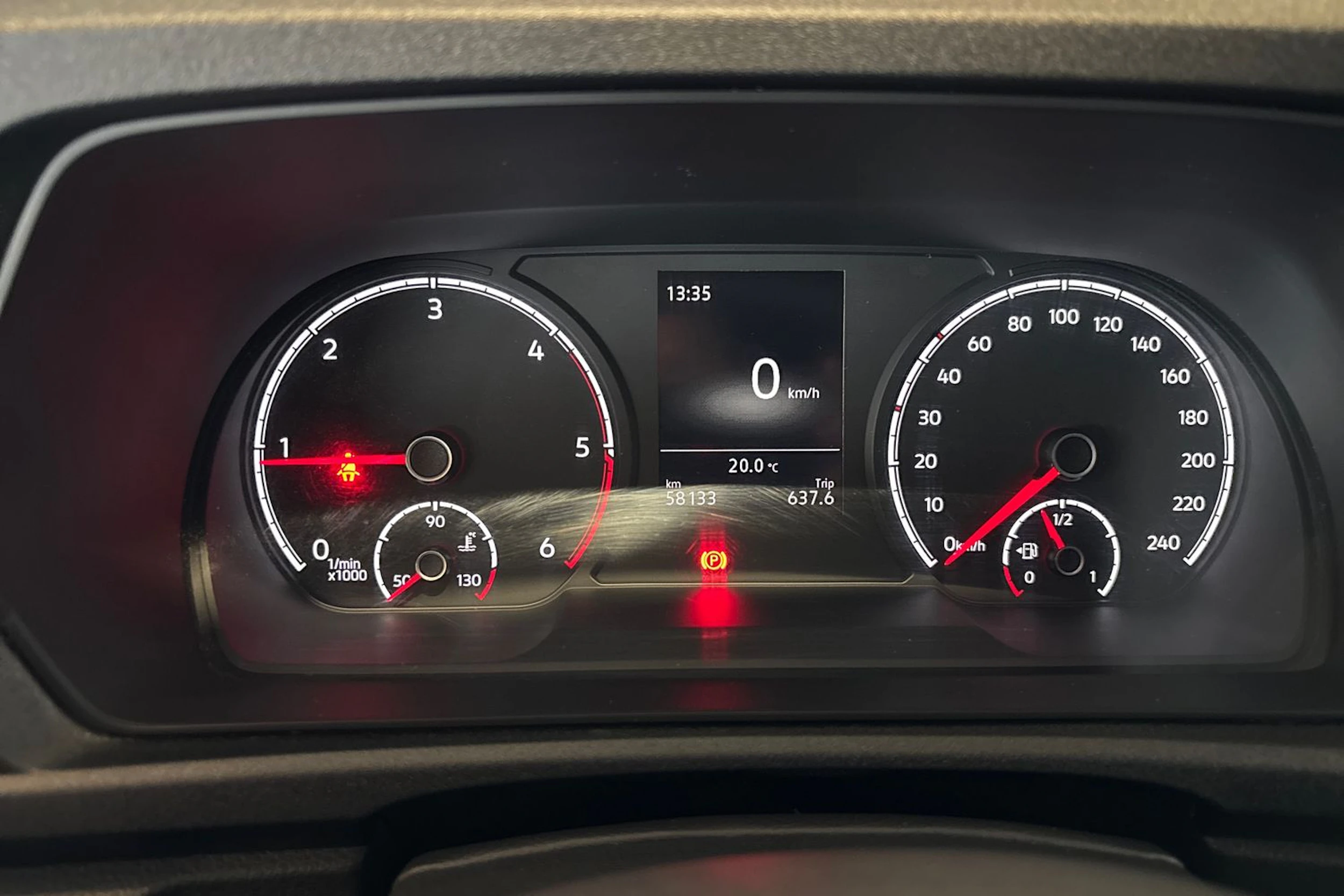 Valkoinen Volkswagen Caddy Maxi 2021 kuva 13.