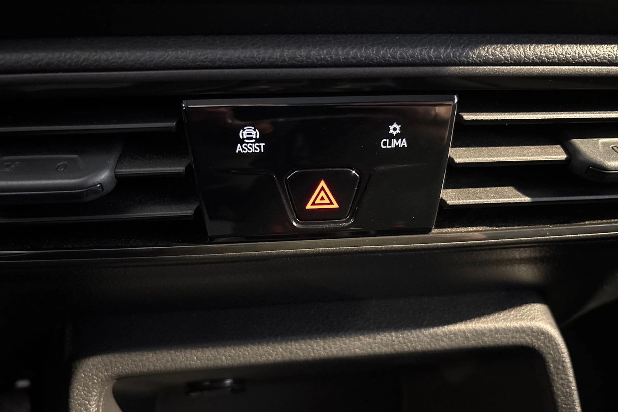 Valkoinen Volkswagen Caddy Maxi 2021 kuva 17.