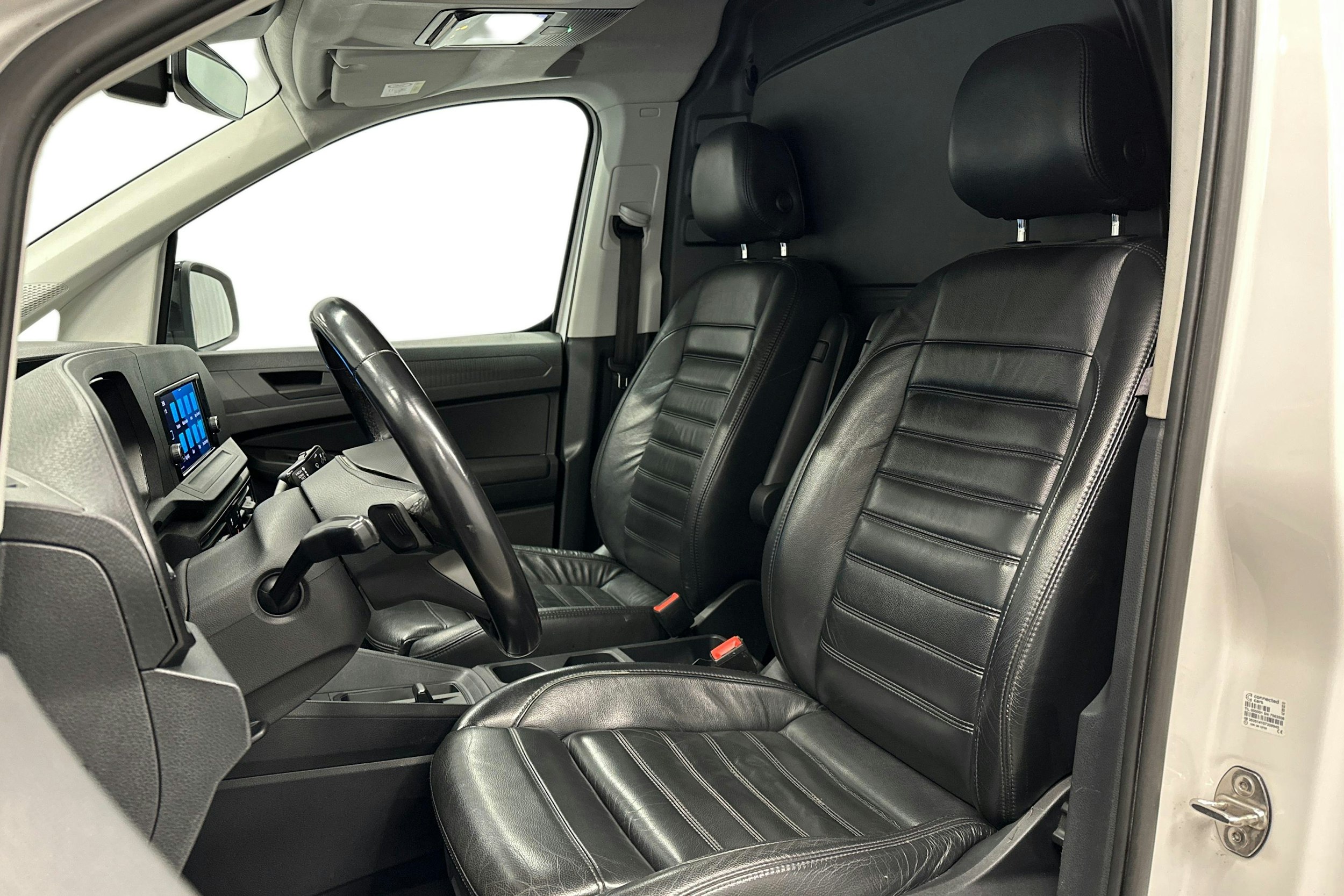 valkoinen Volkswagen Caddy Maxi 2022 kuva 11.