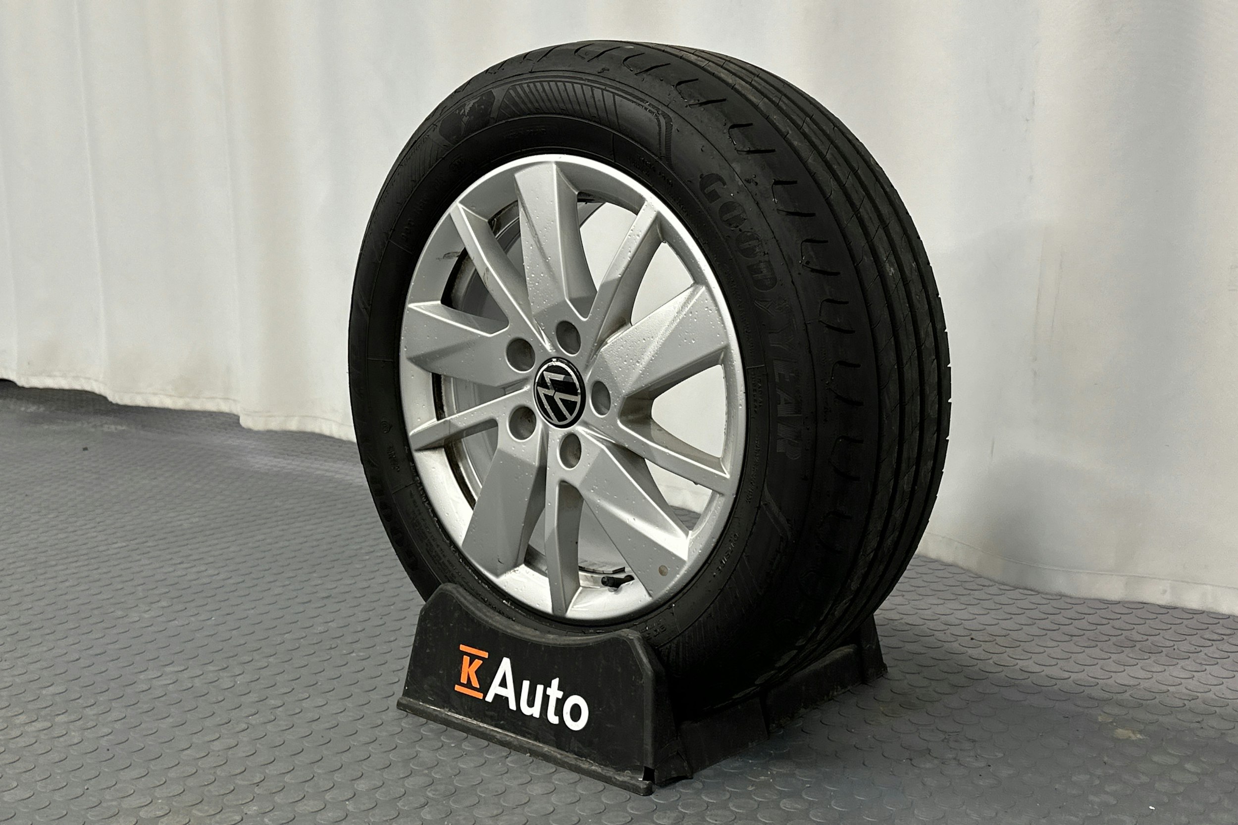 valkoinen Volkswagen Caddy Maxi 2022 kuva 13.