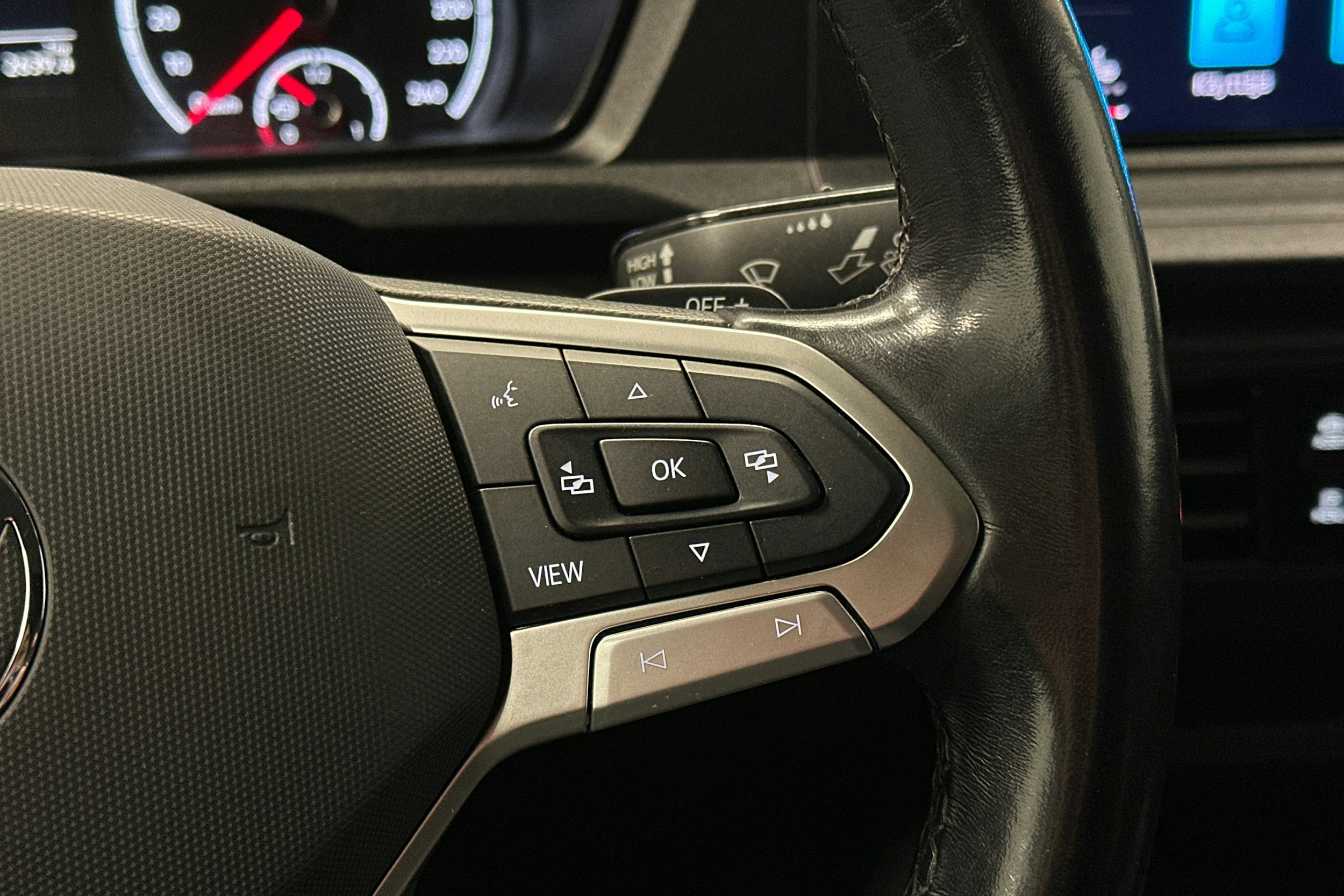 valkoinen Volkswagen Caddy Maxi 2022 kuva 19.