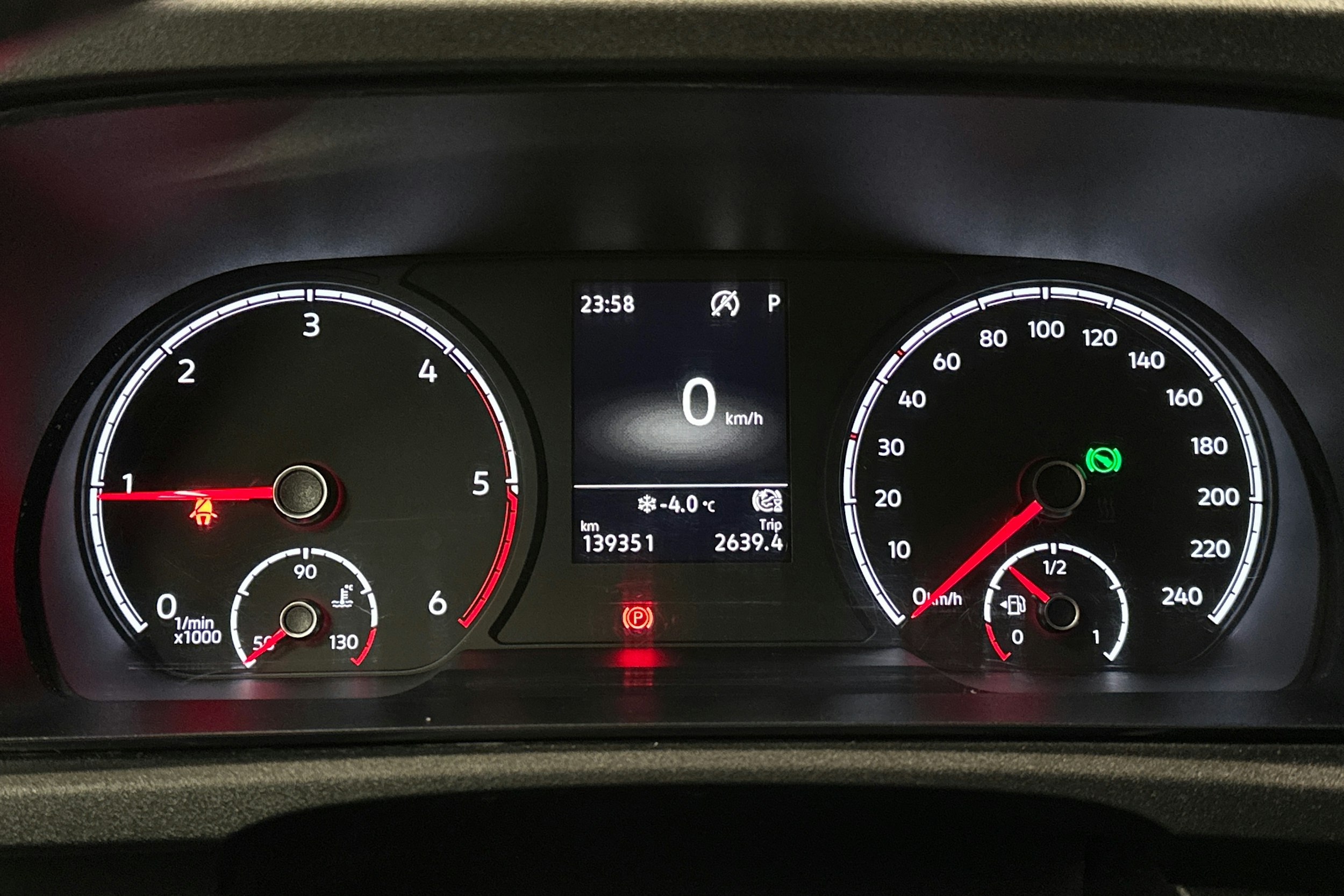 valkoinen Volkswagen Caddy Maxi 2022 kuva 20.