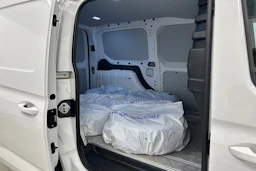 valkoinen Volkswagen Caddy Maxi 2022 kuva 28.