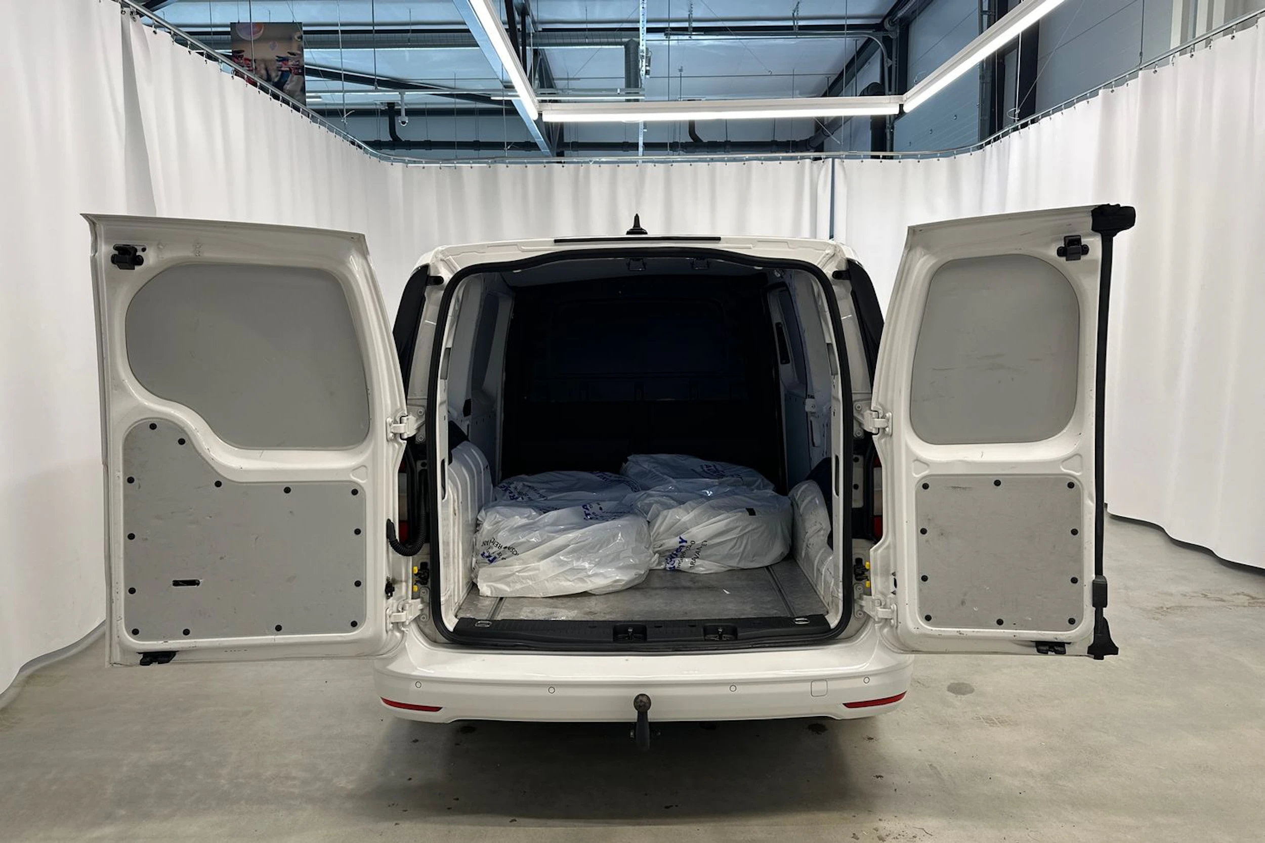 valkoinen Volkswagen Caddy Maxi 2022 kuva 29.