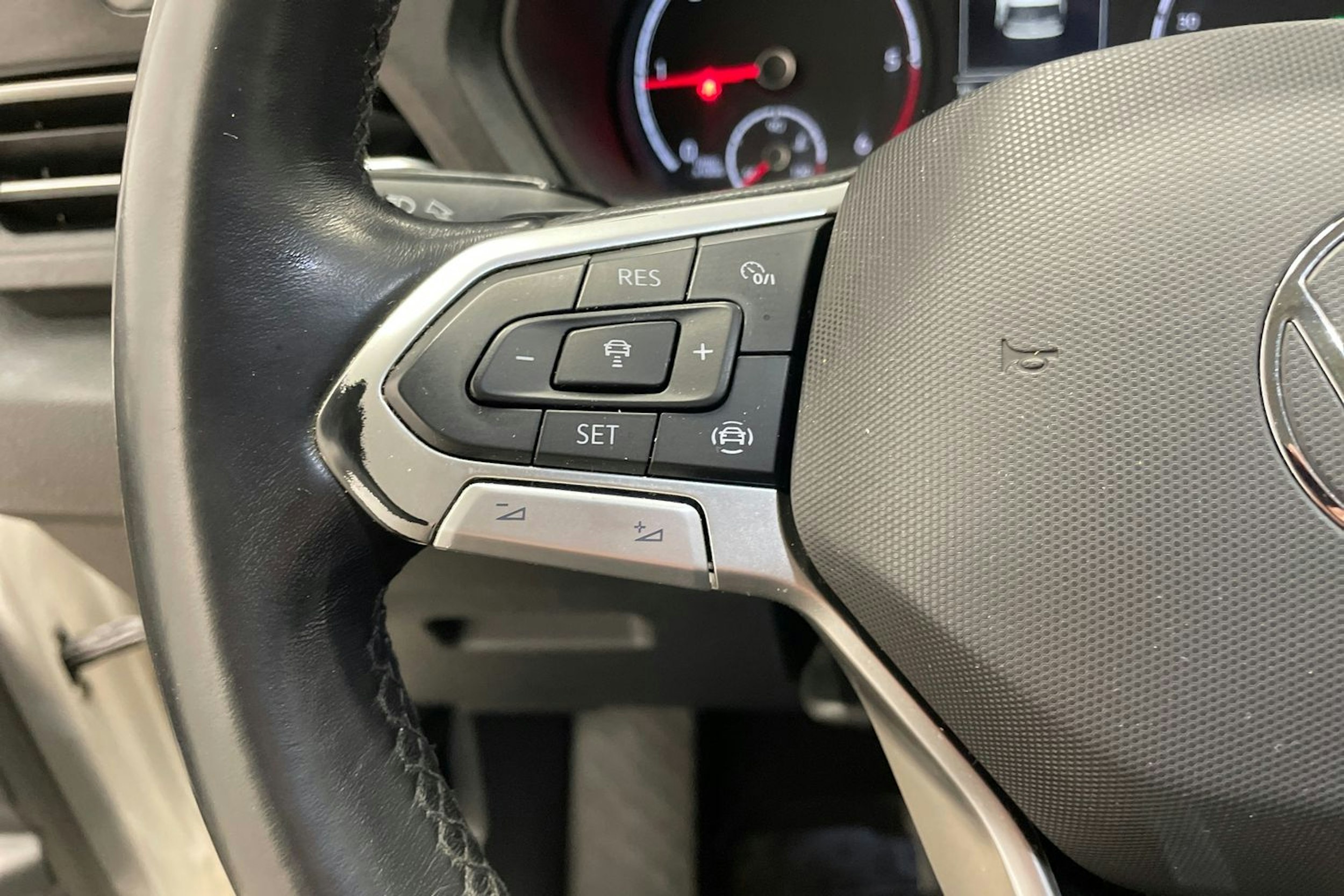 Valkoinen Volkswagen Caddy Maxi 2022 kuva 13.