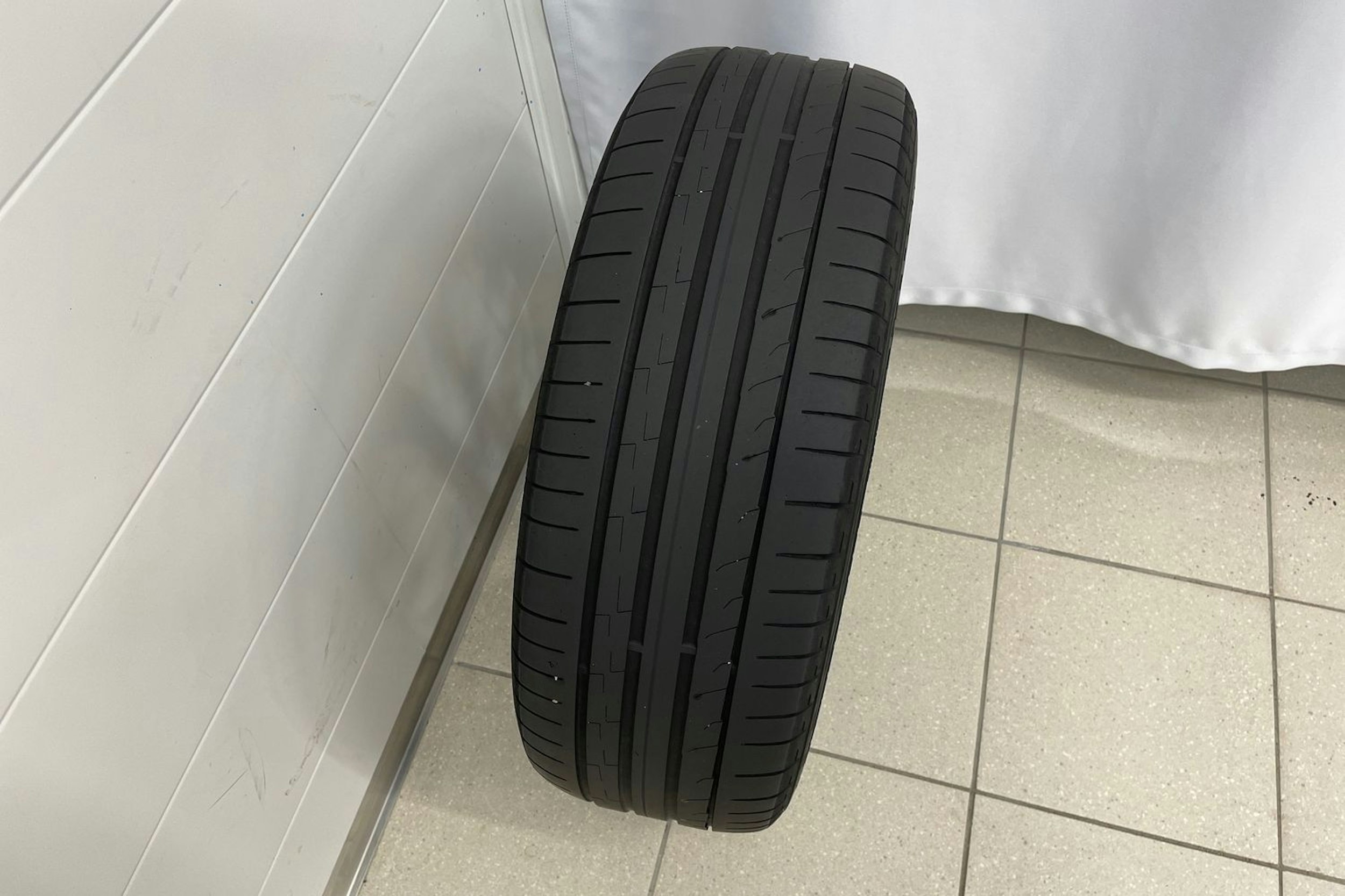 Valkoinen Volkswagen Caddy Maxi 2022 kuva 20.