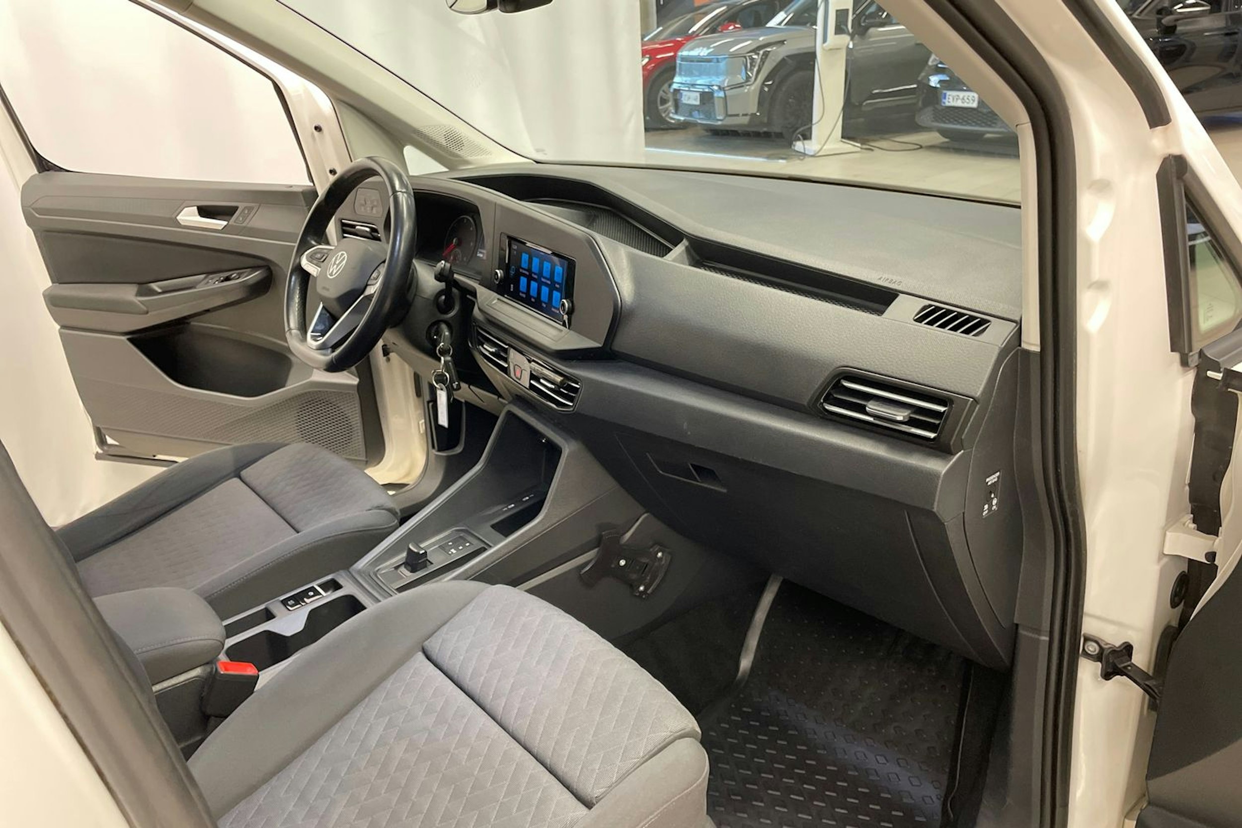 Valkoinen Volkswagen Caddy Maxi 2022 kuva 21.