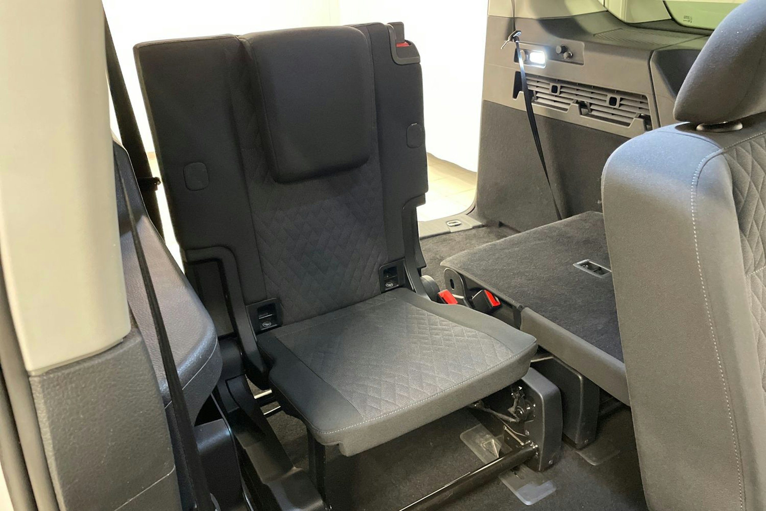 Valkoinen Volkswagen Caddy Maxi 2022 kuva 23.