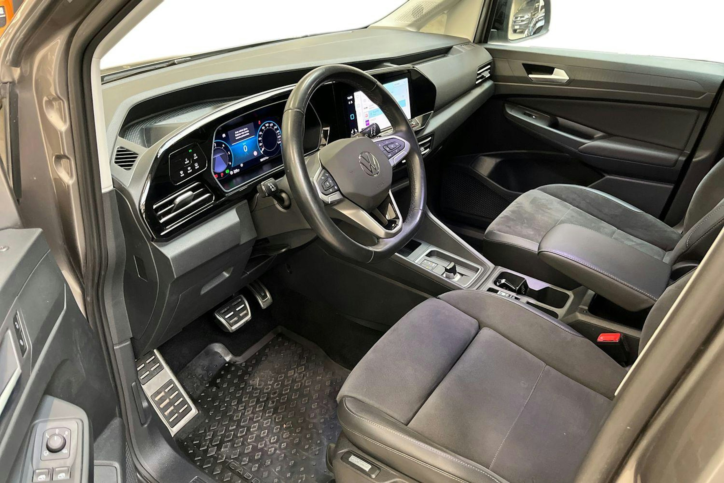 ruskea (beige) Volkswagen Caddy Maxi 2022 kuva 7.