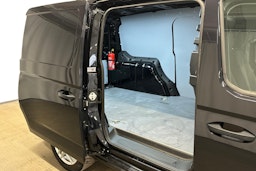 musta Volkswagen Caddy Maxi 2022 kuva 8.