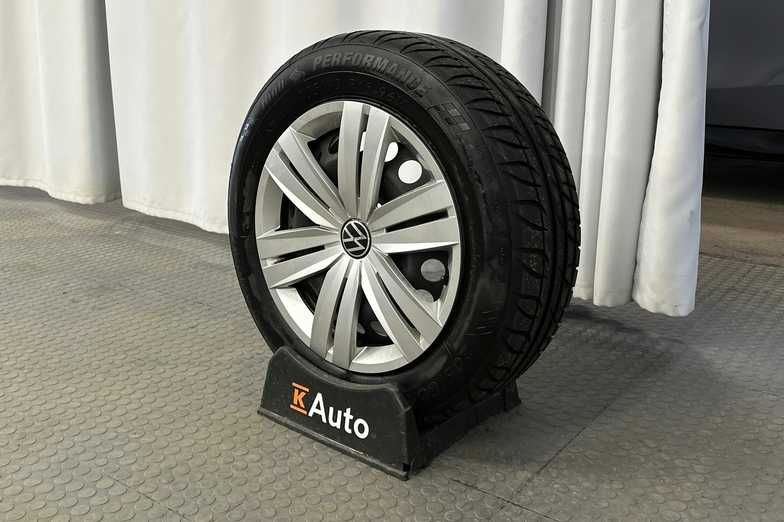 musta Volkswagen Caddy Maxi 2022 kuva 10.