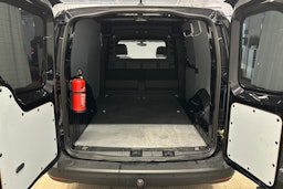 musta Volkswagen Caddy Maxi 2022 kuva 11.