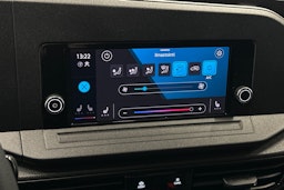 musta Volkswagen Caddy Maxi 2022 kuva 21.