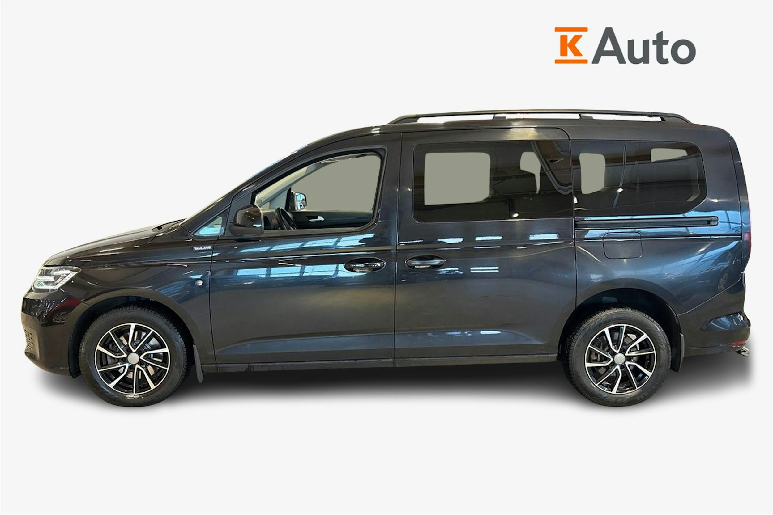 Musta Volkswagen Caddy Maxi 2022 kuva 7.