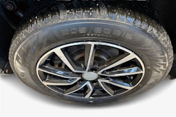 Musta Volkswagen Caddy Maxi 2022 kuva 12.