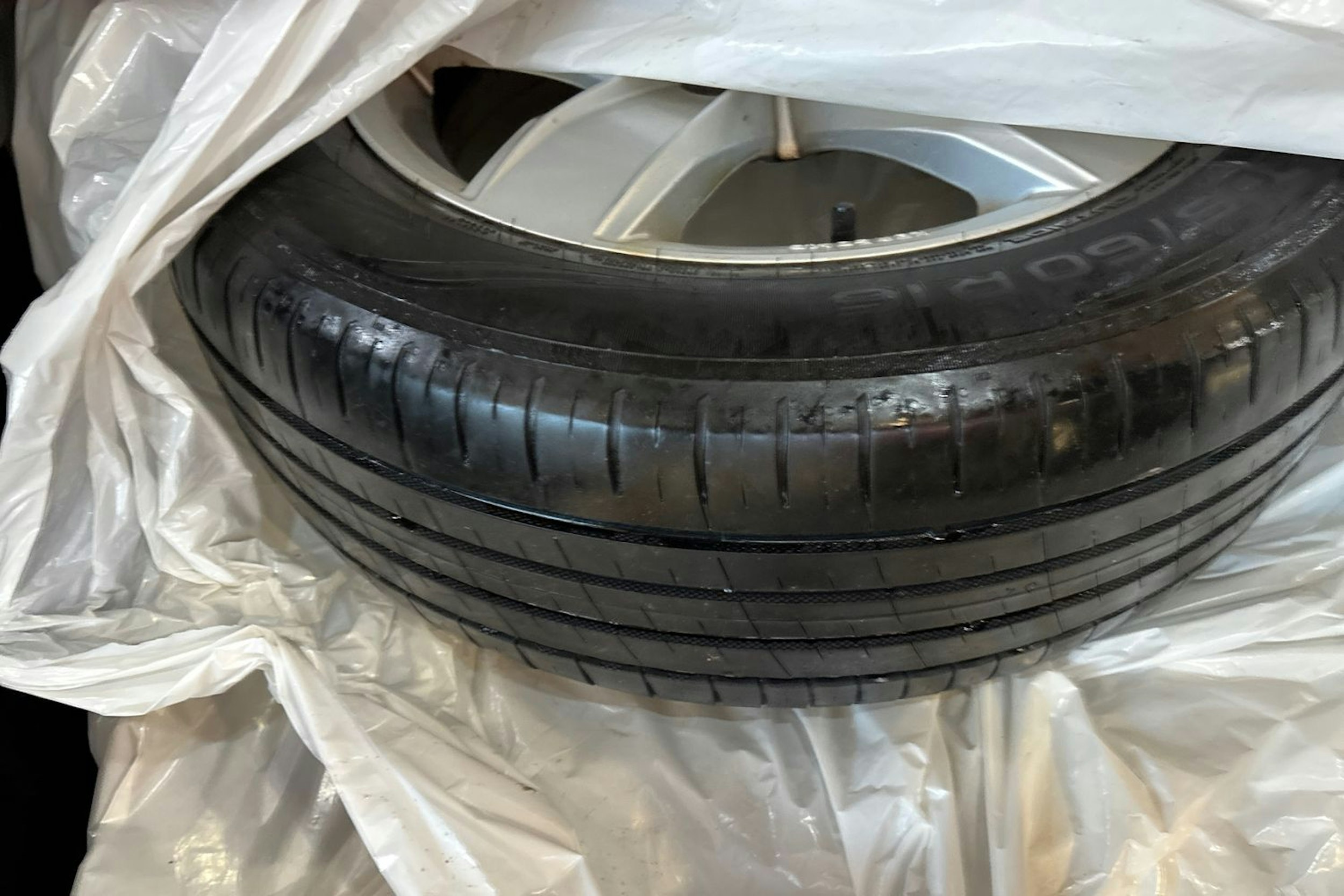 Musta Volkswagen Caddy Maxi 2022 kuva 15.