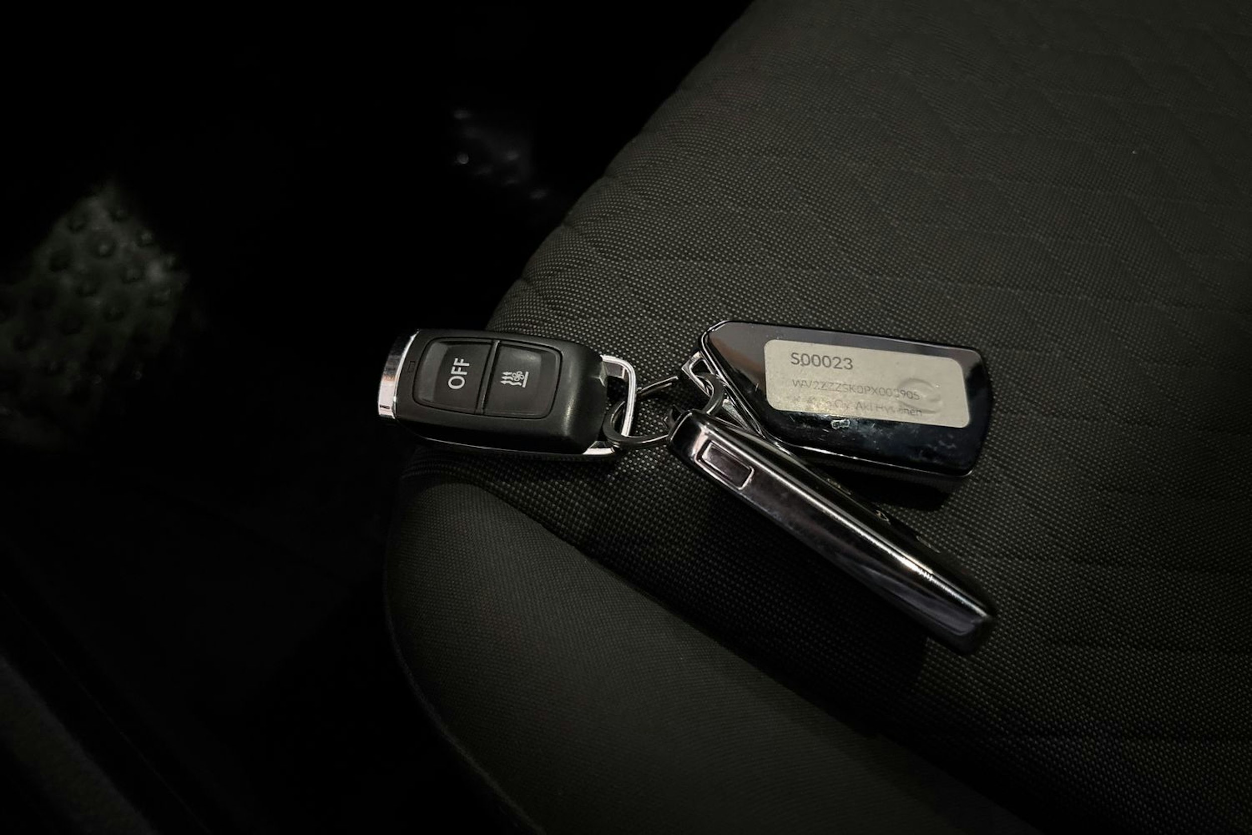 Musta Volkswagen Caddy Maxi 2022 kuva 23.