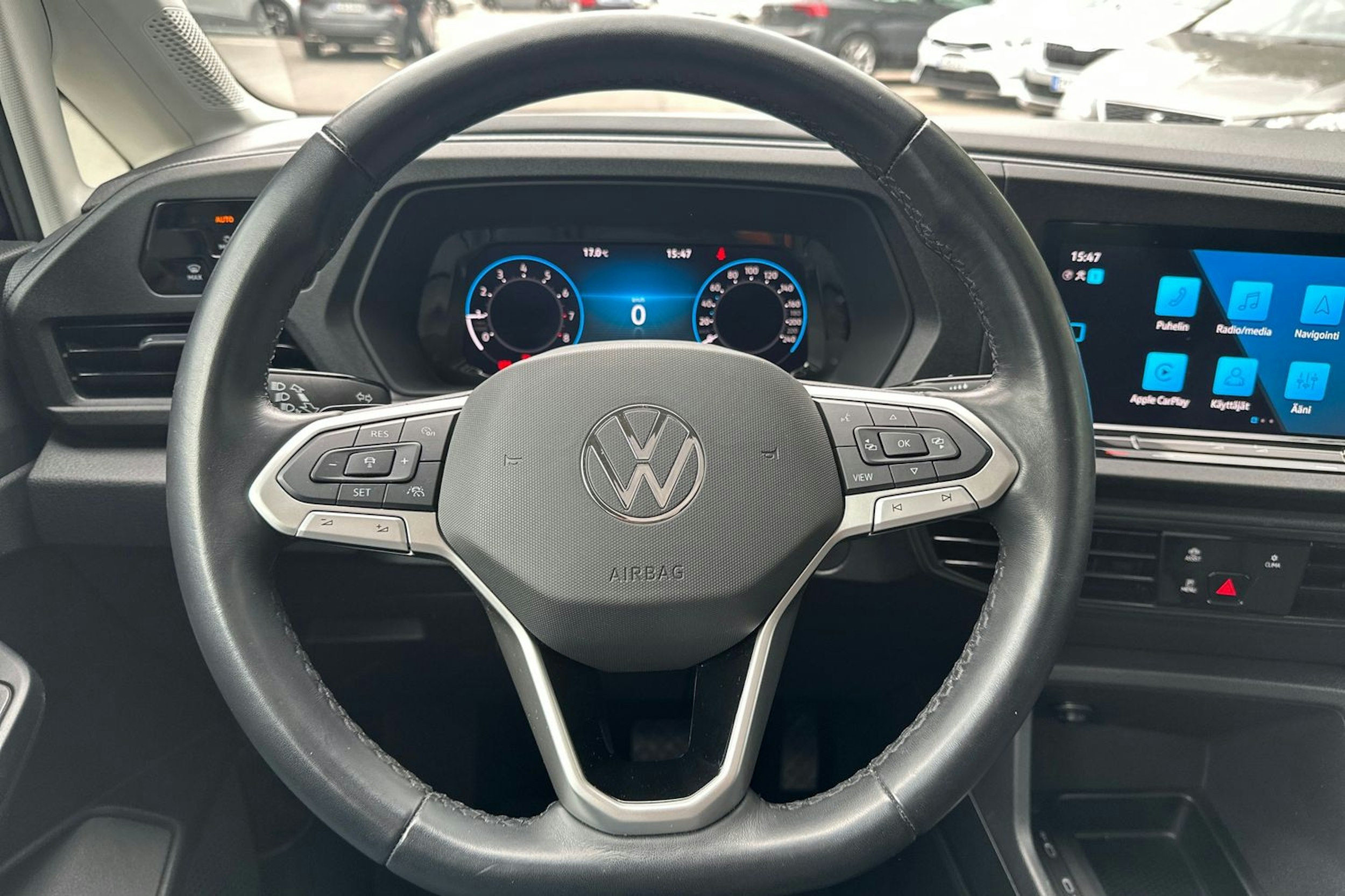 musta Volkswagen Caddy Maxi 2022 kuva 15.