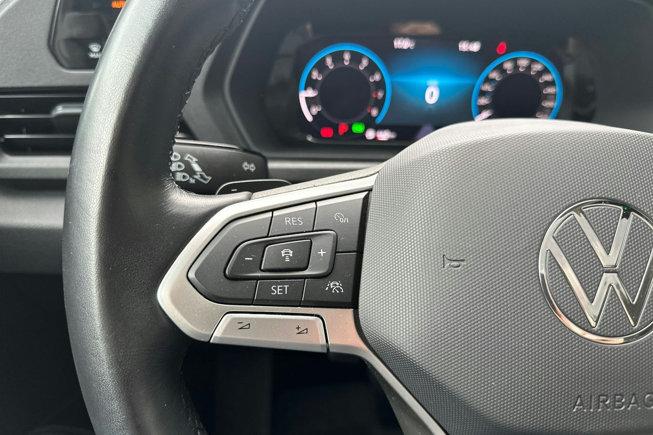 musta Volkswagen Caddy Maxi 2022 kuva 16.