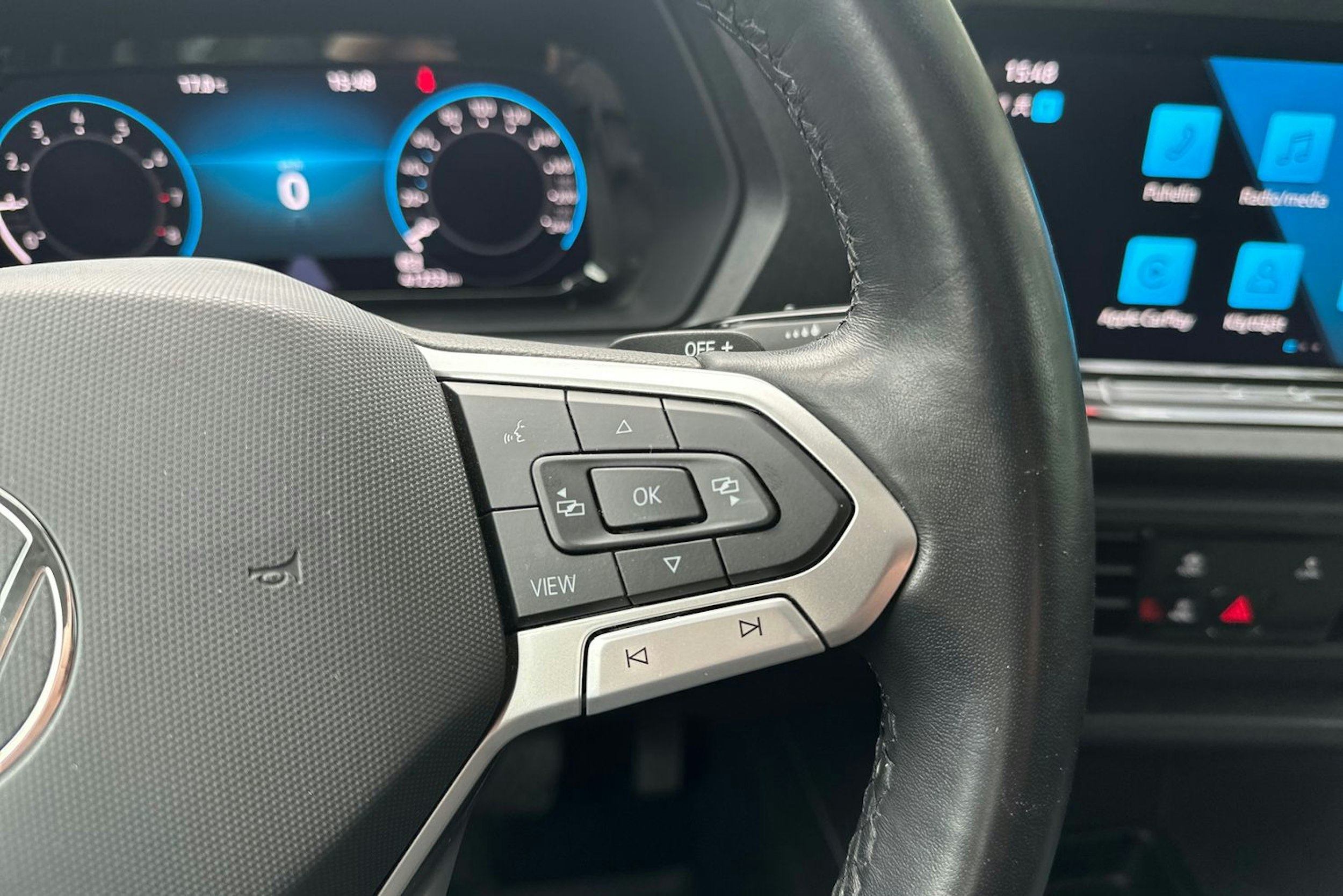 musta Volkswagen Caddy Maxi 2022 kuva 17.