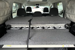 musta Volkswagen Caddy Maxi 2022 kuva 21.