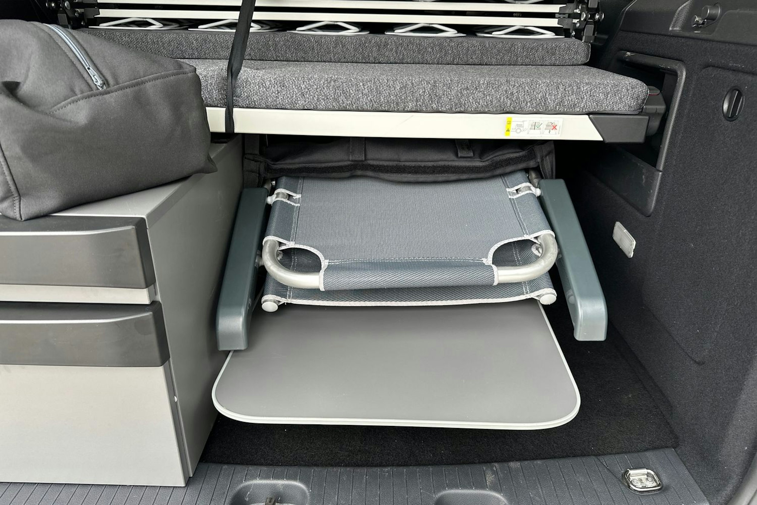 musta Volkswagen Caddy Maxi 2022 kuva 22.