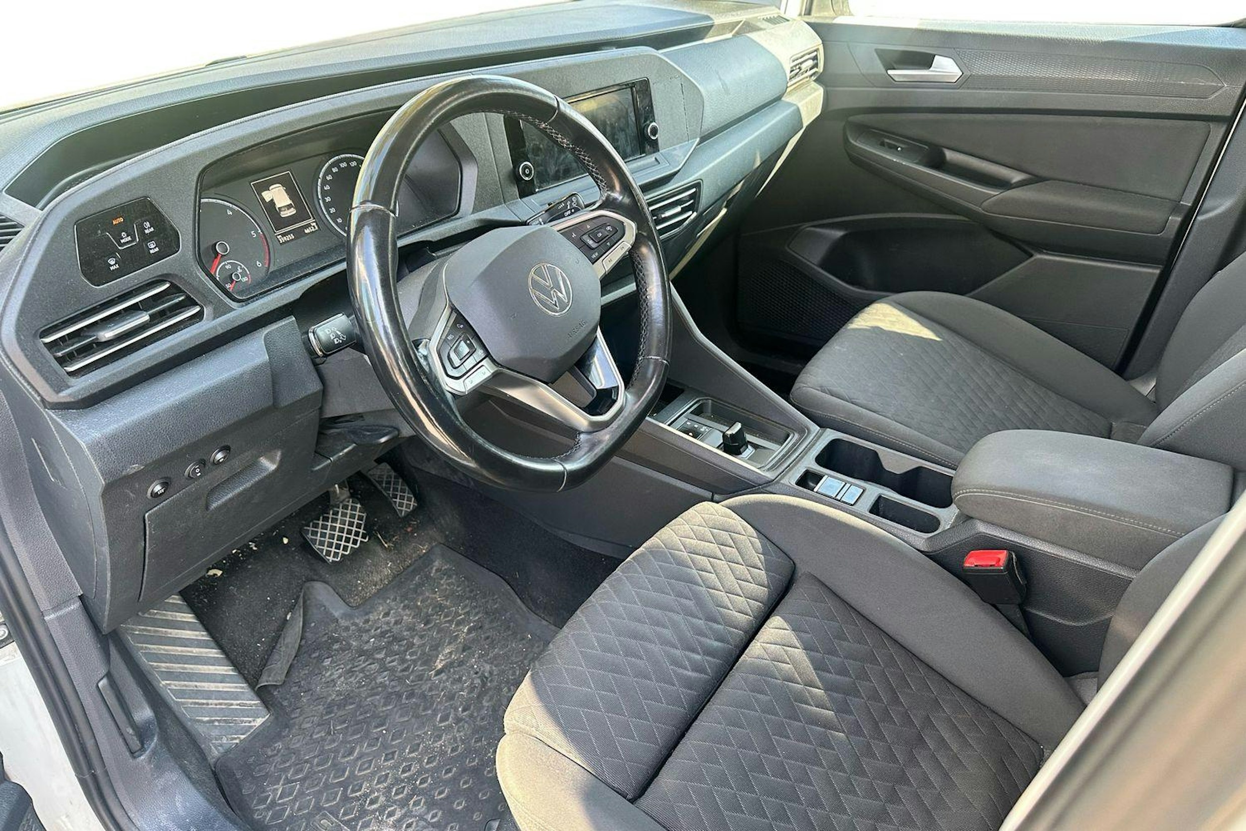 valkoinen Volkswagen Caddy Maxi 2022 kuva 3.
