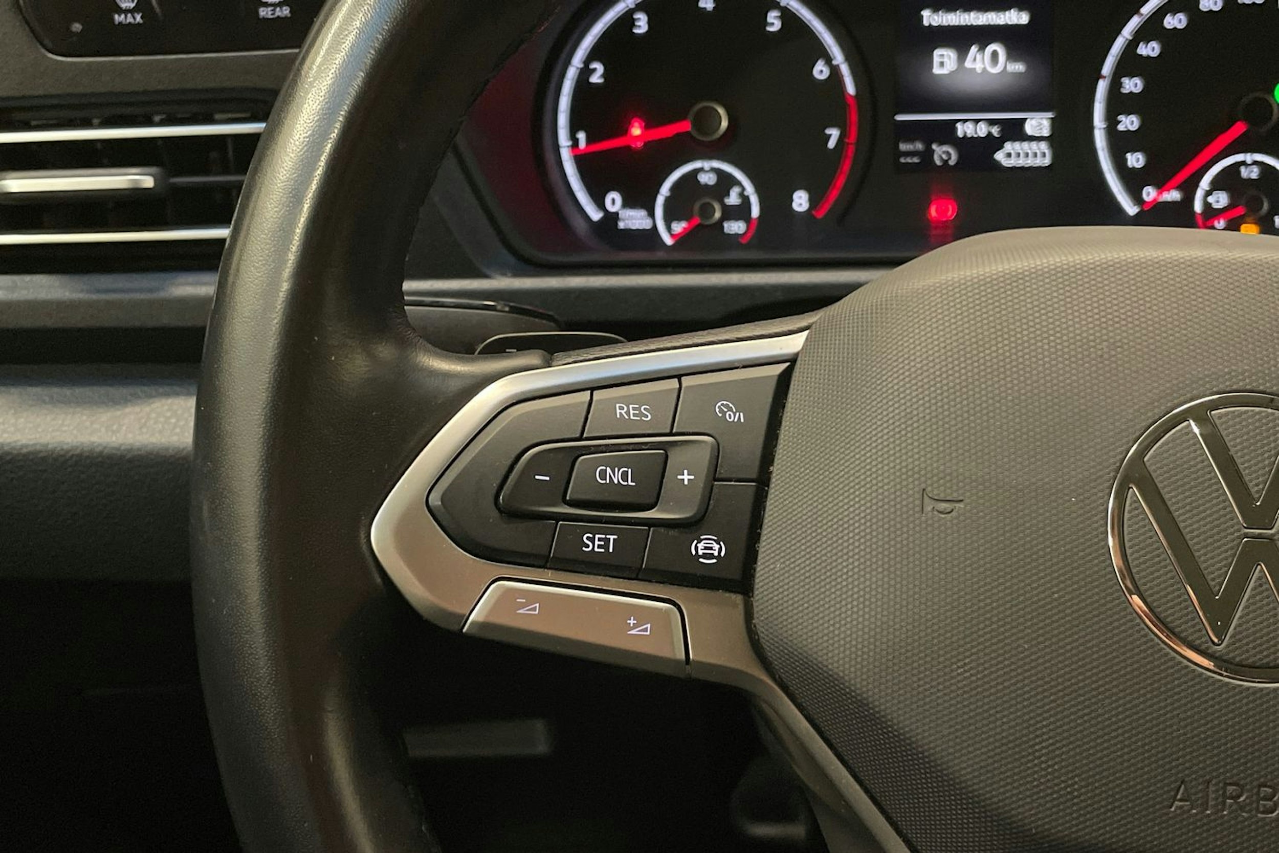 sininen Volkswagen Caddy Maxi 2022 kuva 15.