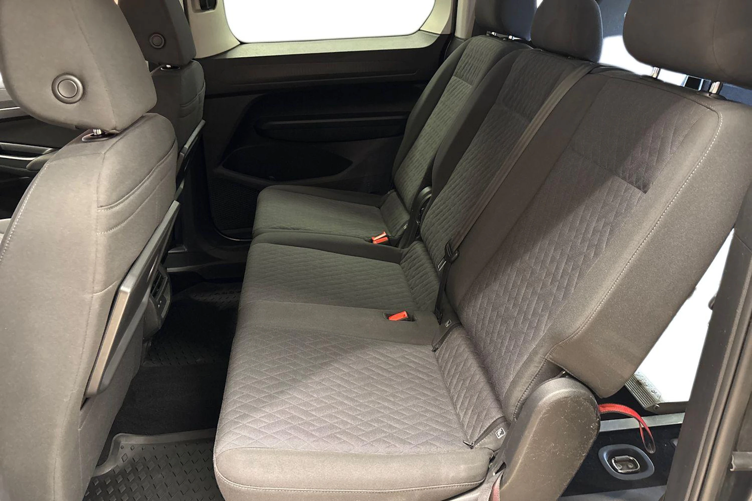 Valkoinen Volkswagen Caddy Maxi 2022 kuva 8.