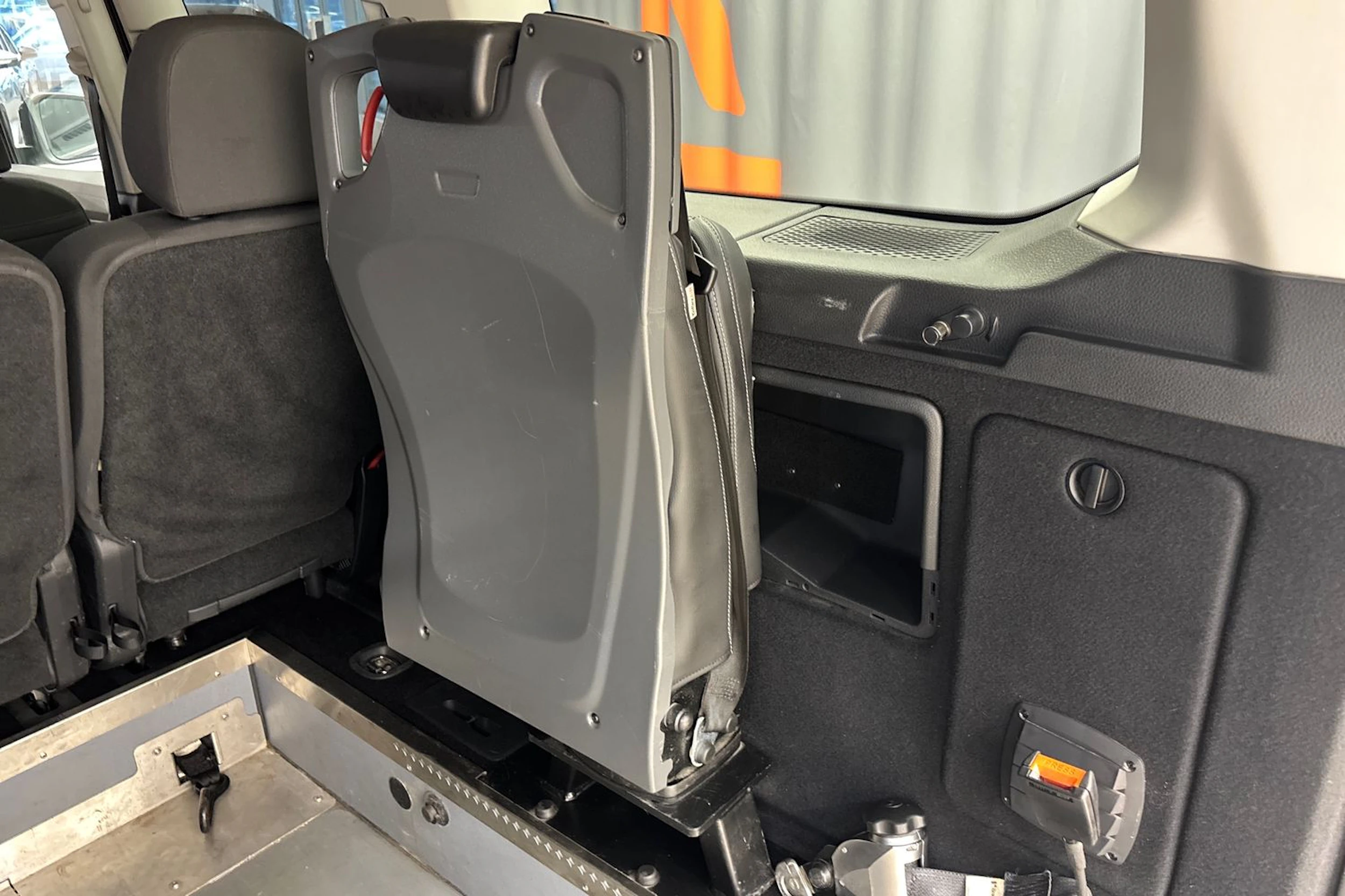 Valkoinen Volkswagen Caddy Maxi 2022 kuva 25.