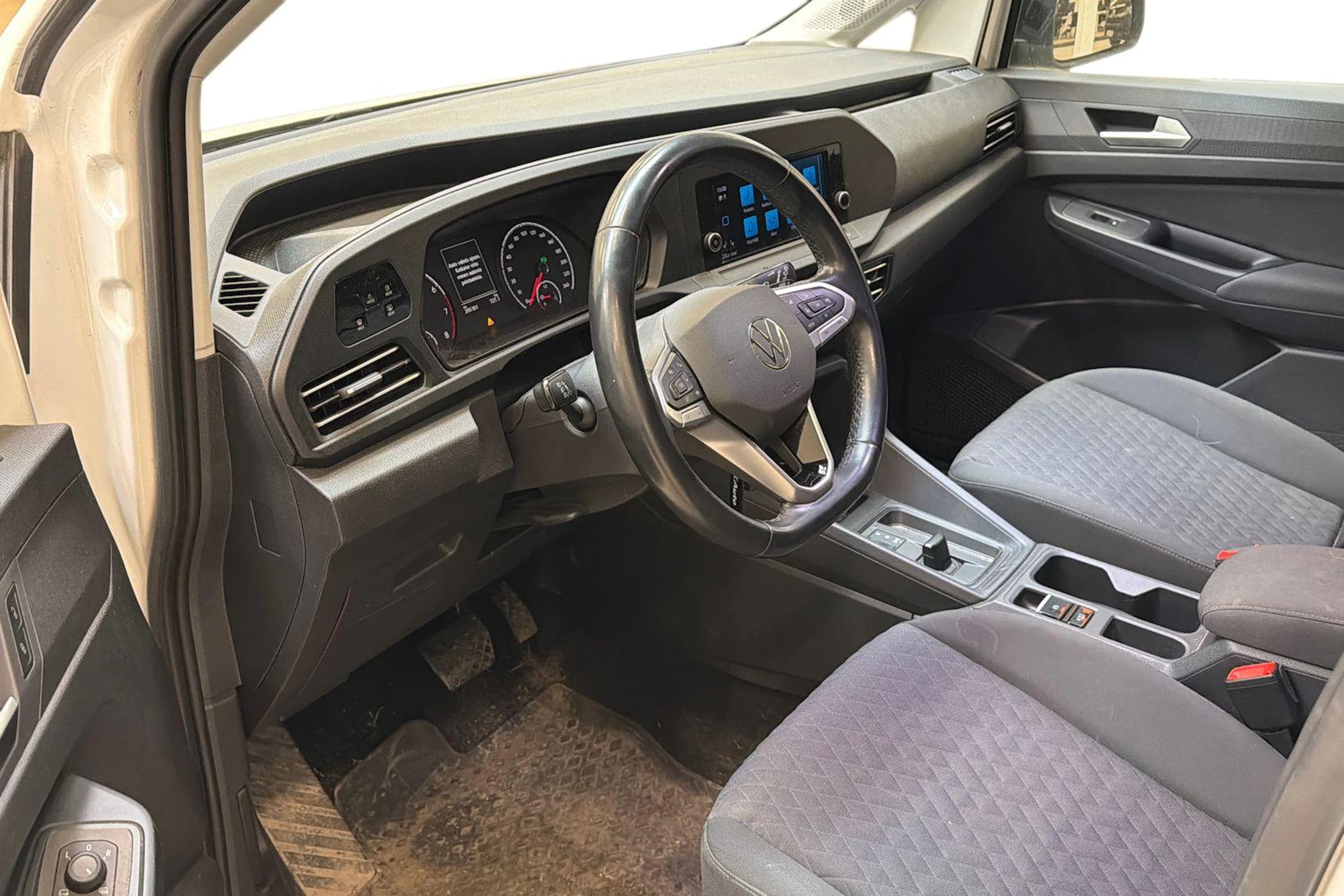 valkoinen Volkswagen Caddy Maxi 2022 kuva 3.