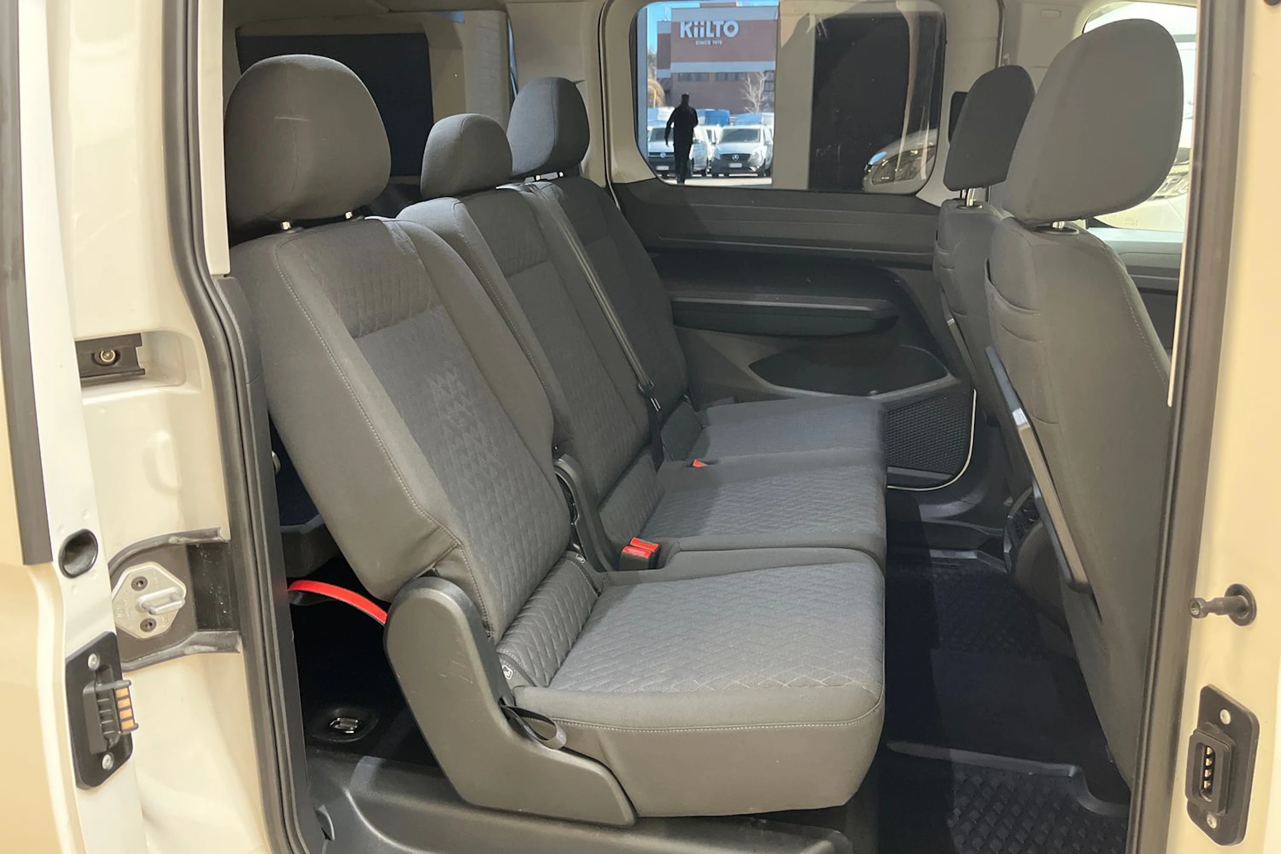 valkoinen Volkswagen Caddy Maxi 2022 kuva 11.