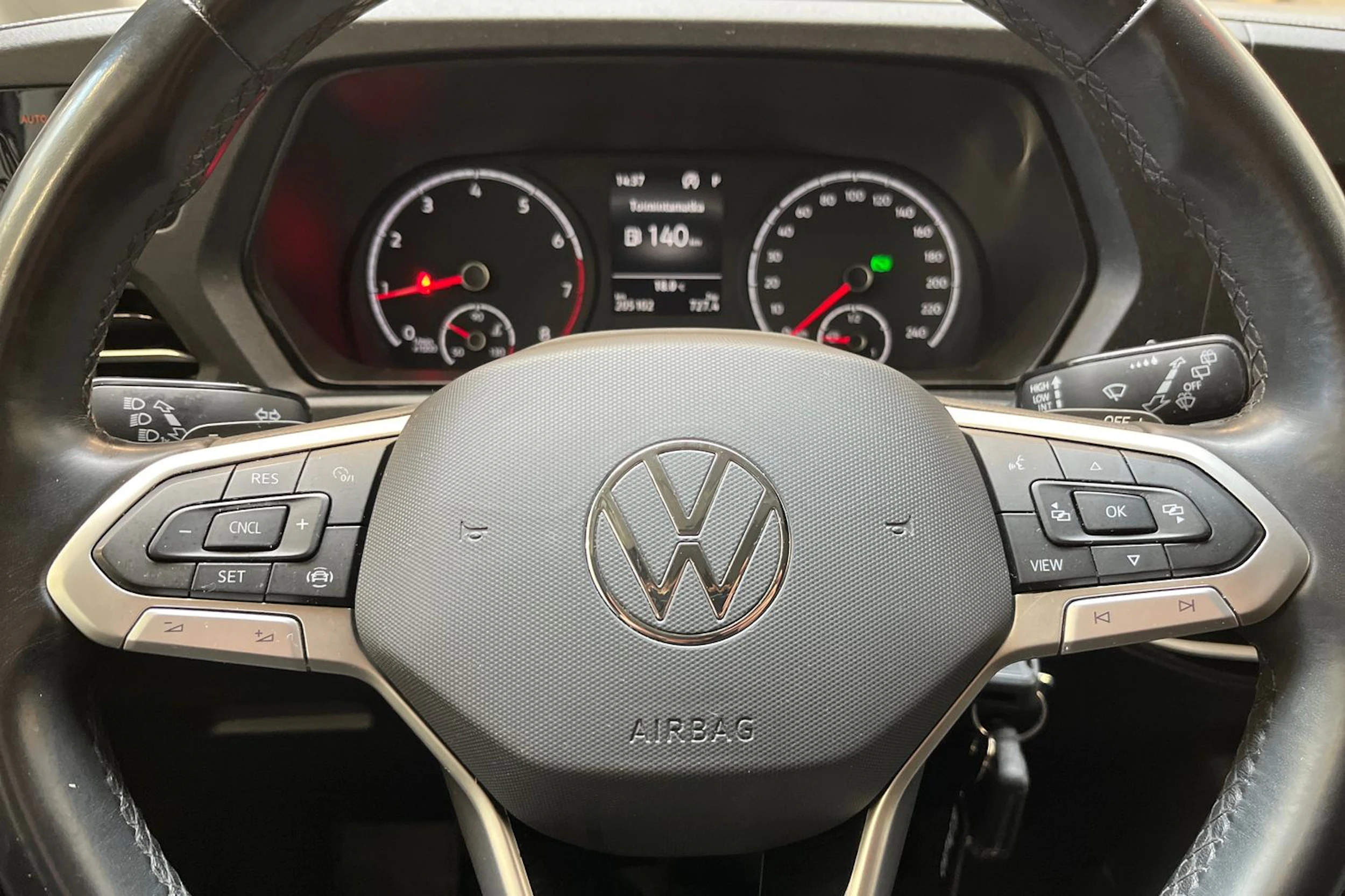 valkoinen Volkswagen Caddy Maxi 2022 kuva 16.