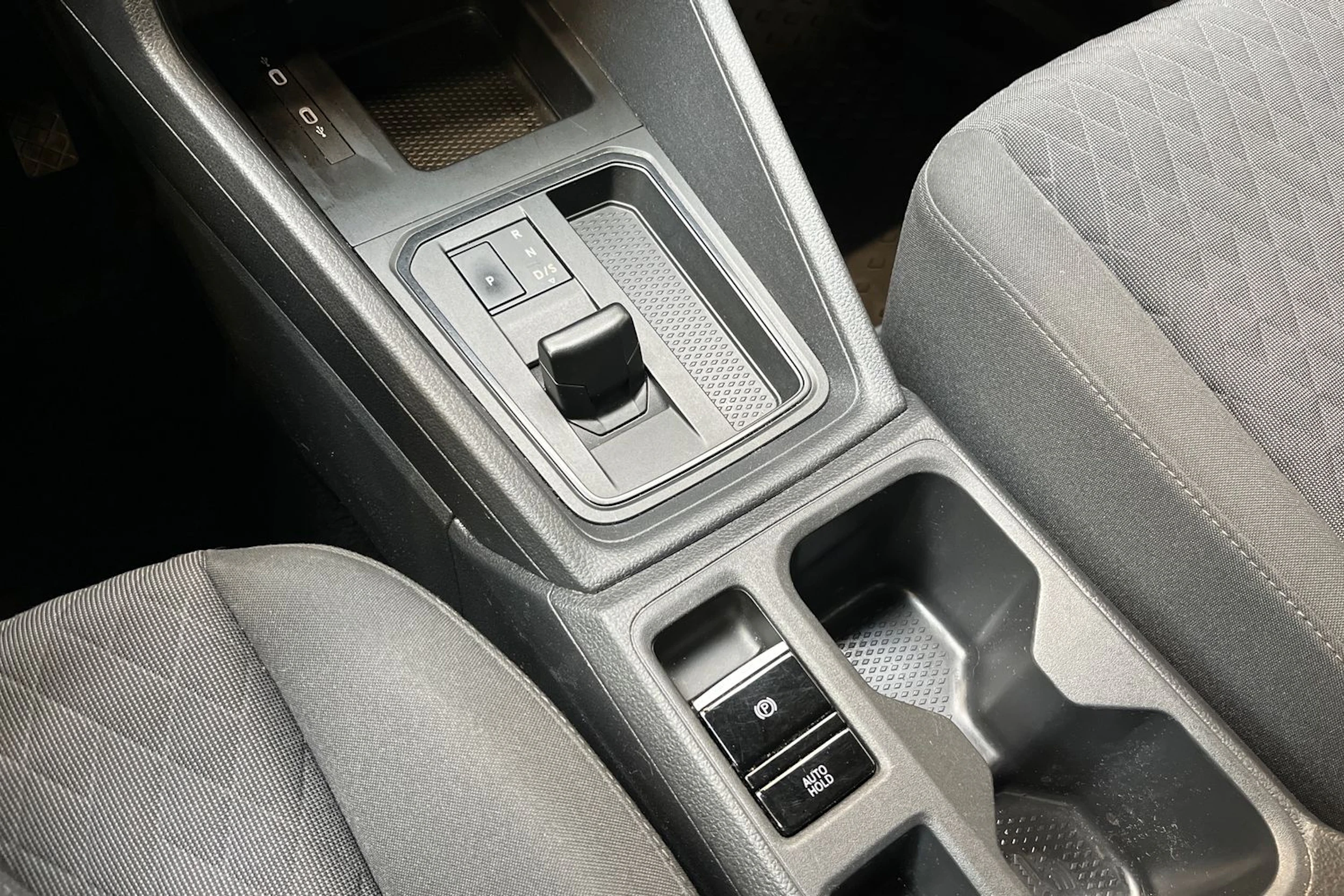 valkoinen Volkswagen Caddy Maxi 2022 kuva 19.