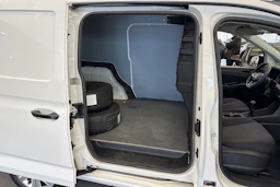 valkoinen Volkswagen Caddy Maxi 2022 kuva 10.