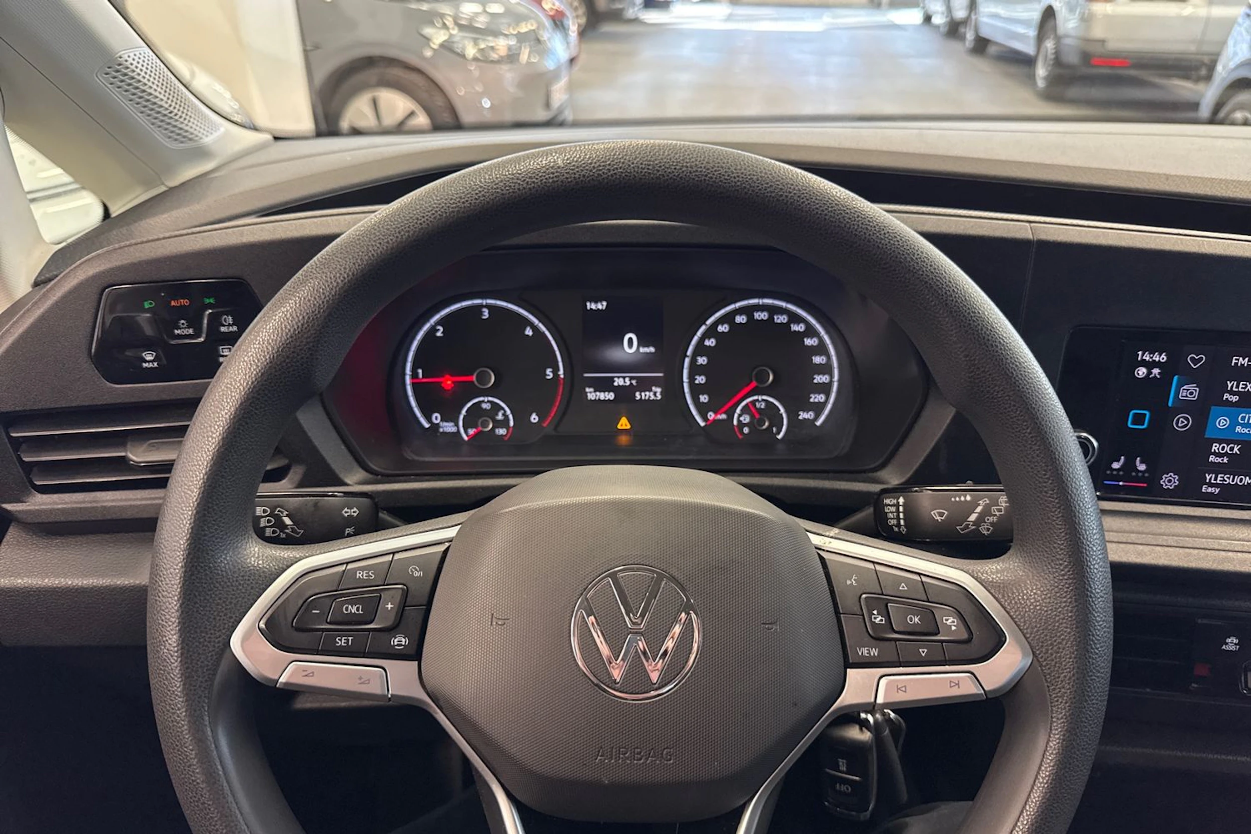 valkoinen Volkswagen Caddy Maxi 2022 kuva 13.