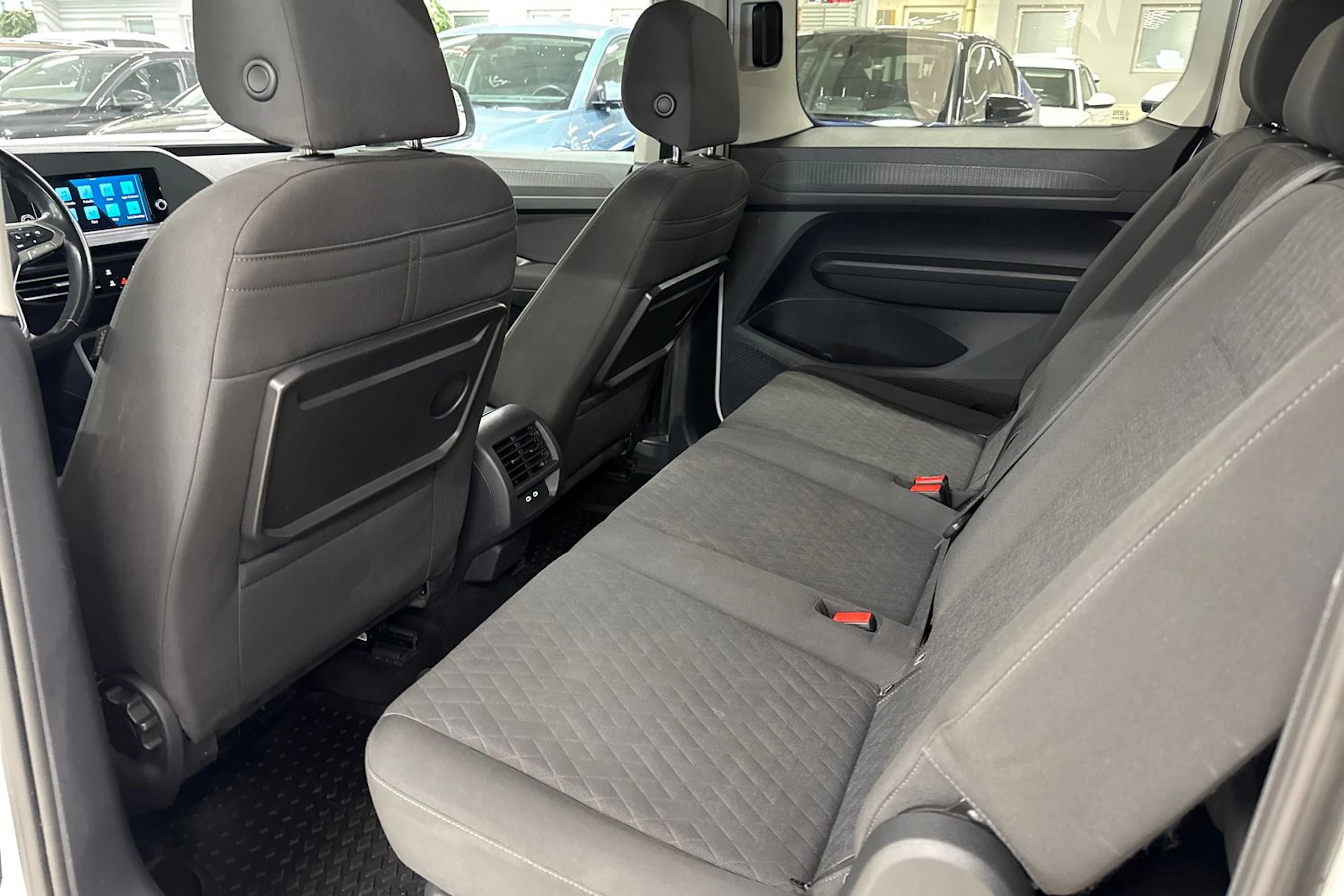 valkoinen Volkswagen Caddy Maxi 2022 kuva 15.